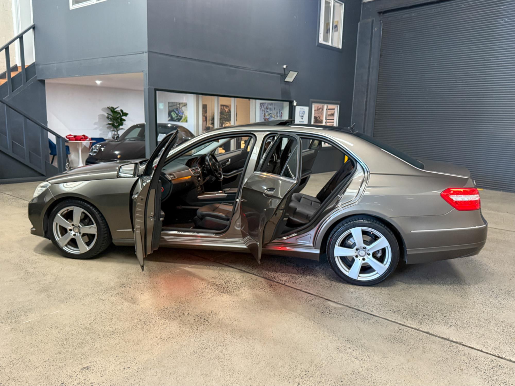 2010 MERCEDES-BENZ E350 212 AVANTGARDE 7 SP AUTOMATIC G-TRONIC 4D SEDAN
