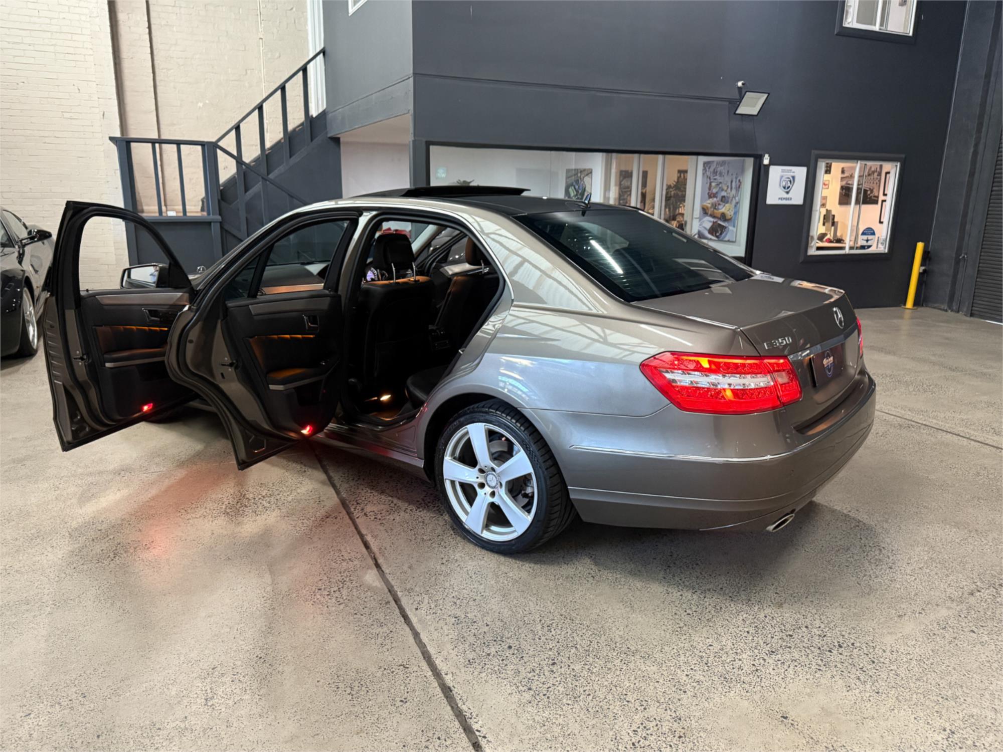 2010 MERCEDES-BENZ E350 212 AVANTGARDE 7 SP AUTOMATIC G-TRONIC 4D SEDAN