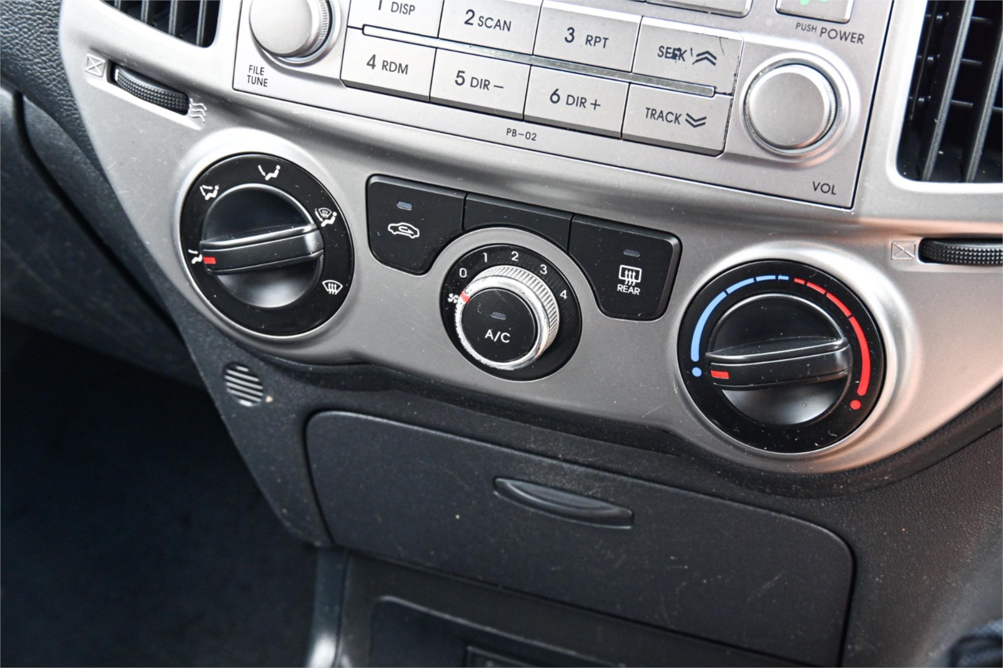 2014 HYUNDAI i20 PB MY14 ACTIVE 6 SP MANUAL 5D HATCHBACK