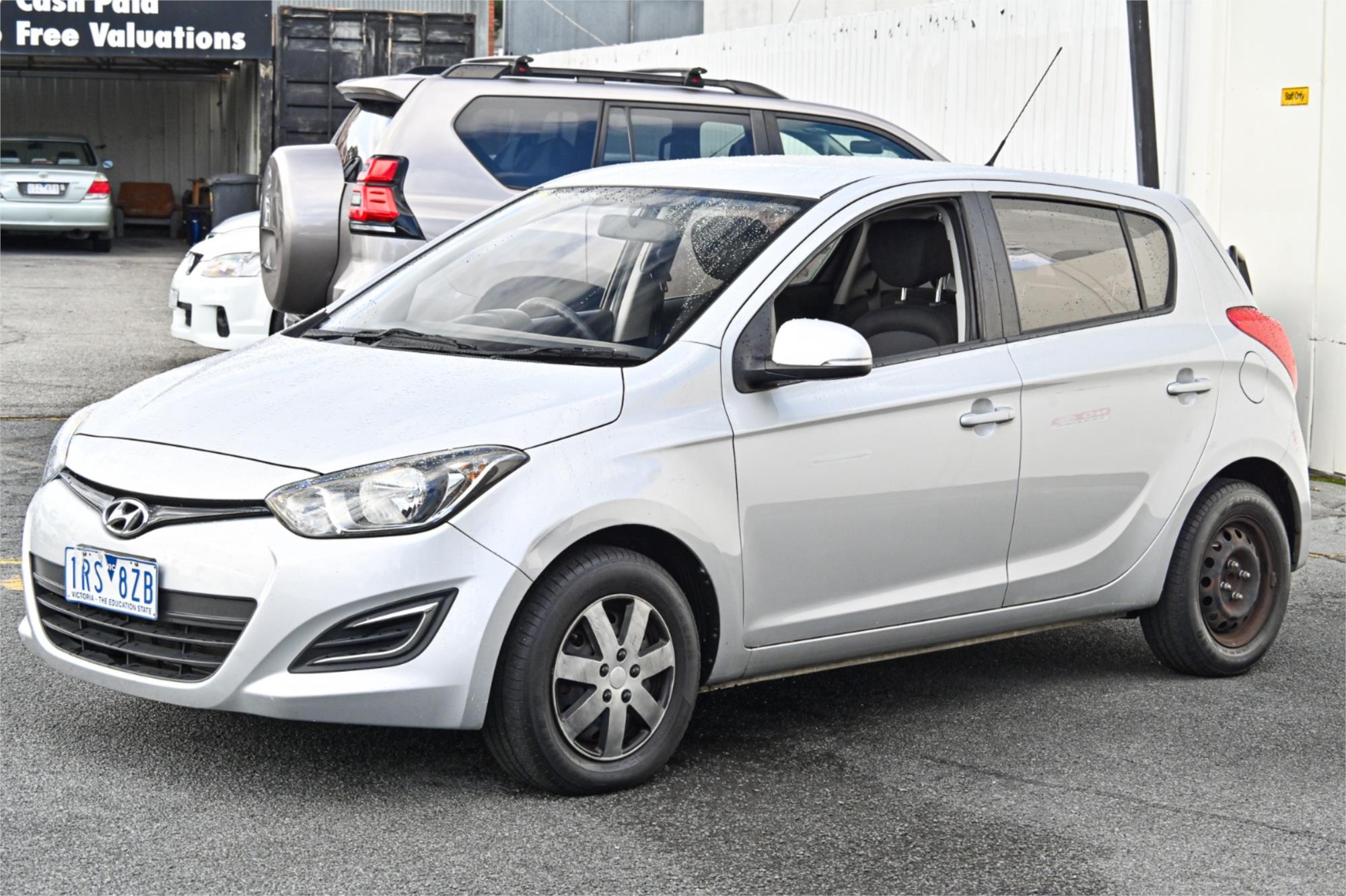 2014 HYUNDAI i20 PB MY14 ACTIVE 6 SP MANUAL 5D HATCHBACK