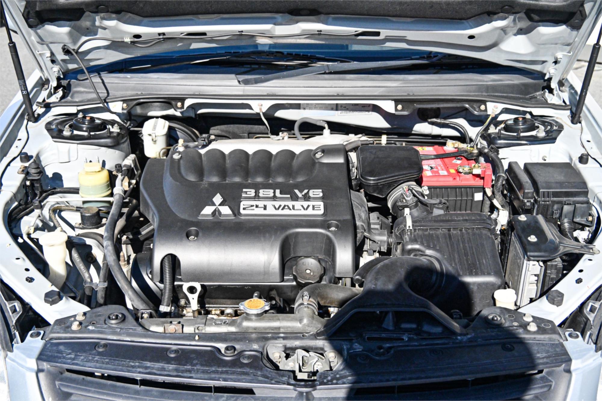 2005 MITSUBISHI 380 DB 5 SP AUTO SPORTS MODE 4D SEDAN