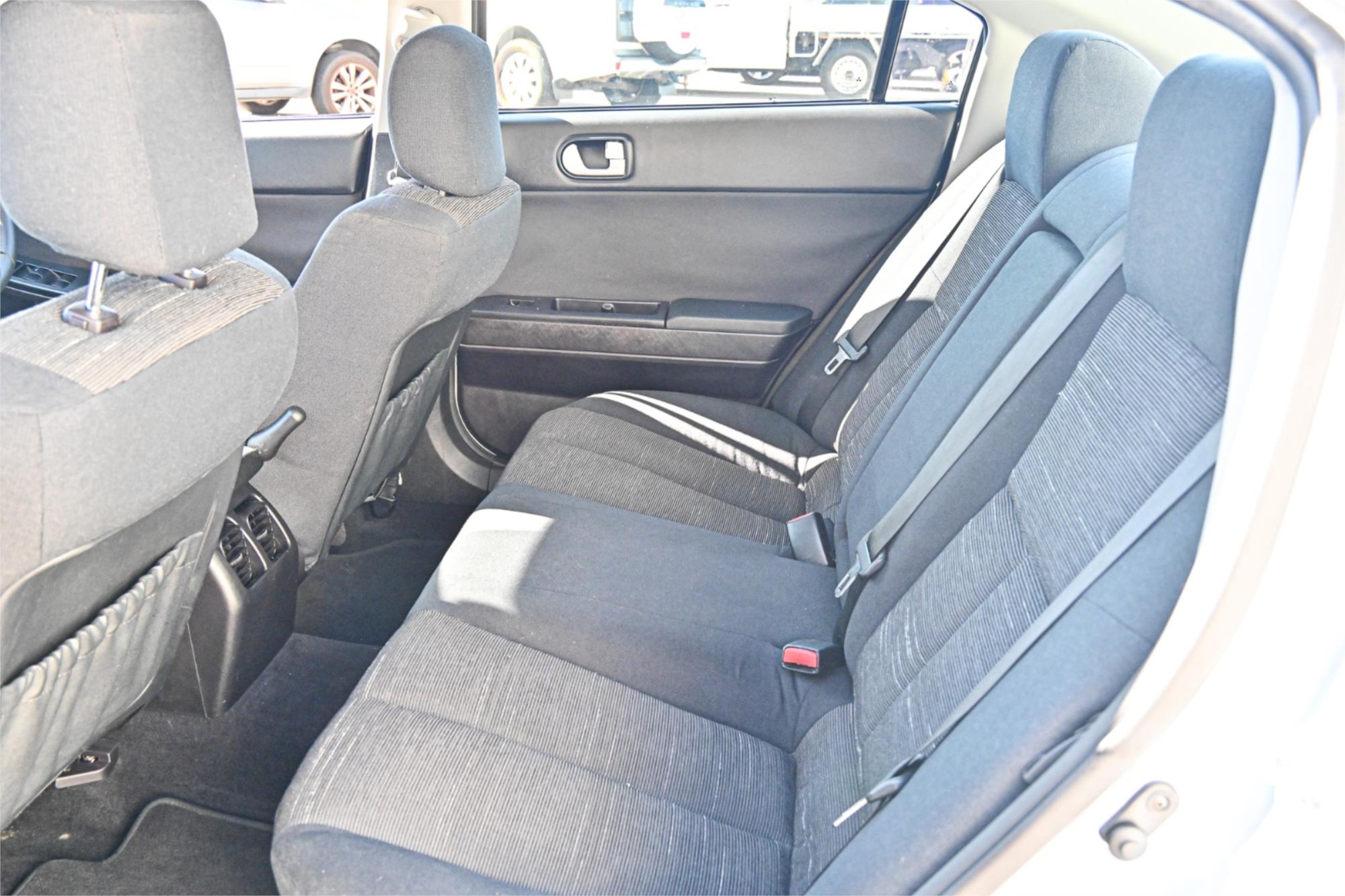 2005 MITSUBISHI 380 DB 5 SP AUTO SPORTS MODE 4D SEDAN