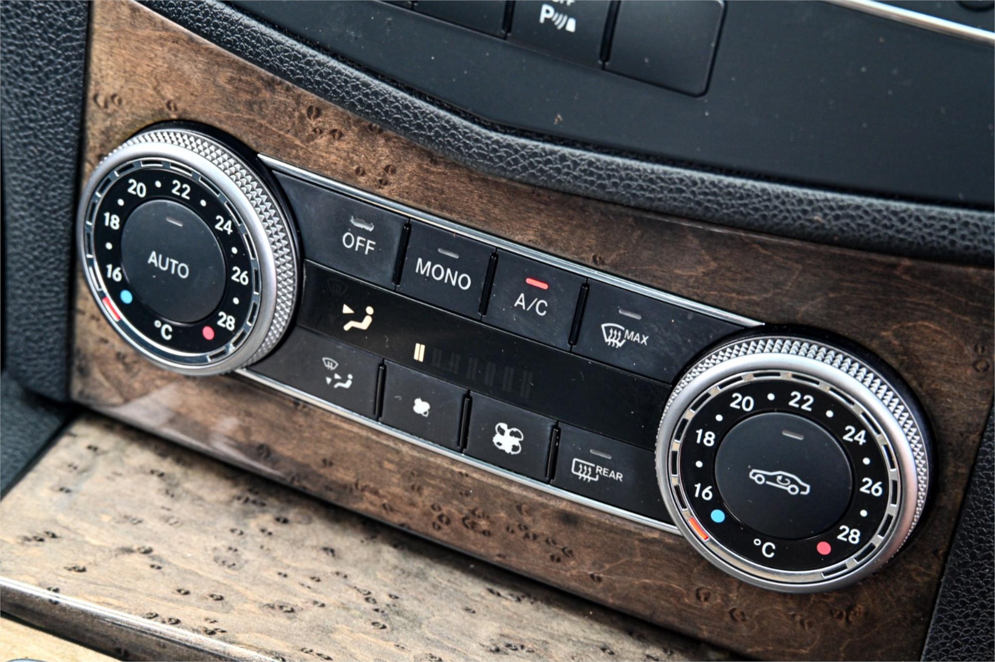 2009 MERCEDES-BENZ C200 W204 KOMPRESSOR AVANTGARDE SE 5 SP AUTOMATIC TIPSHIFT 4D SEDAN