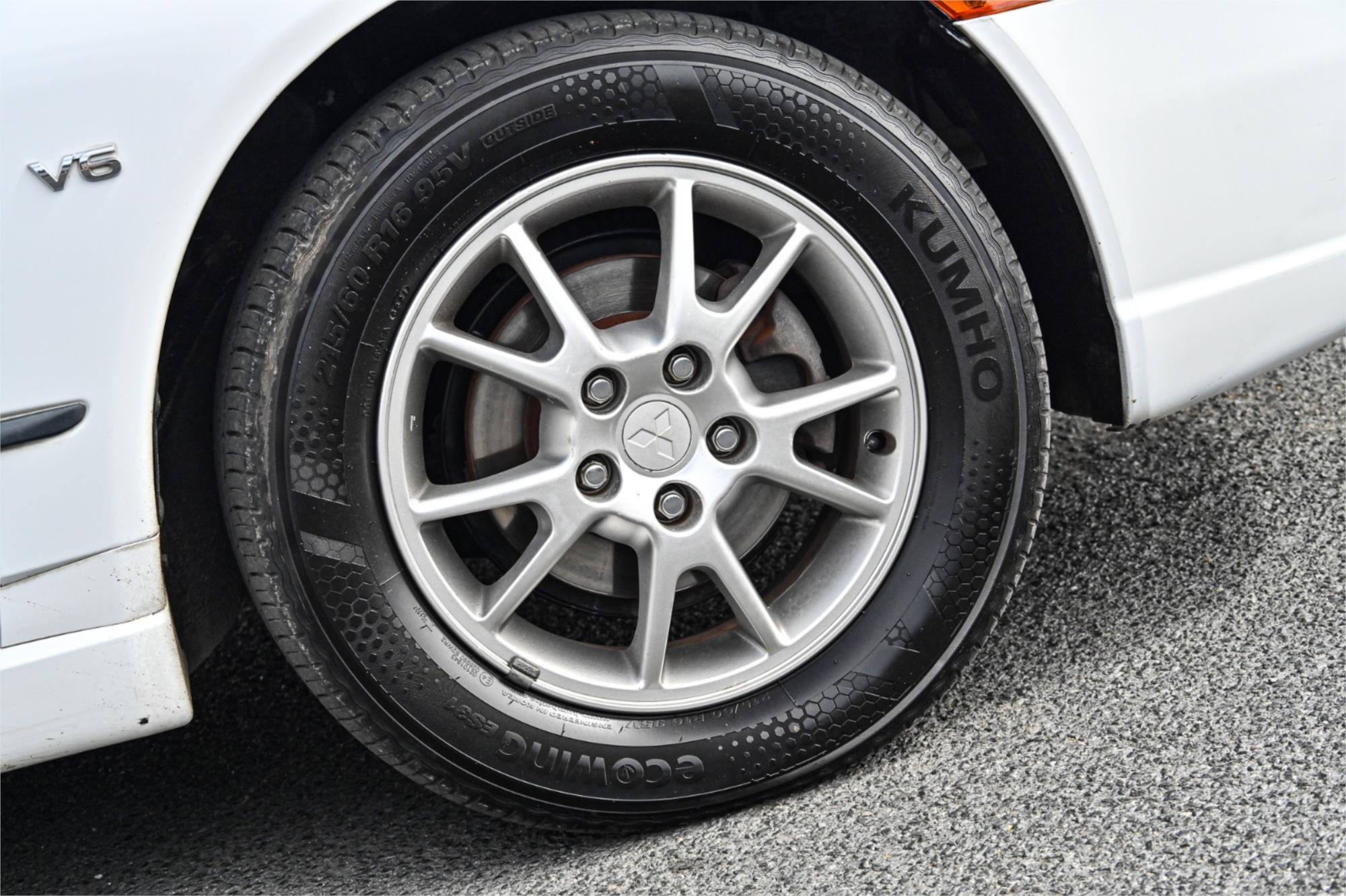 2005 MITSUBISHI MAGNA TW SERIES II ES 4 SP AUTO SPORTS MODE 4D SEDAN