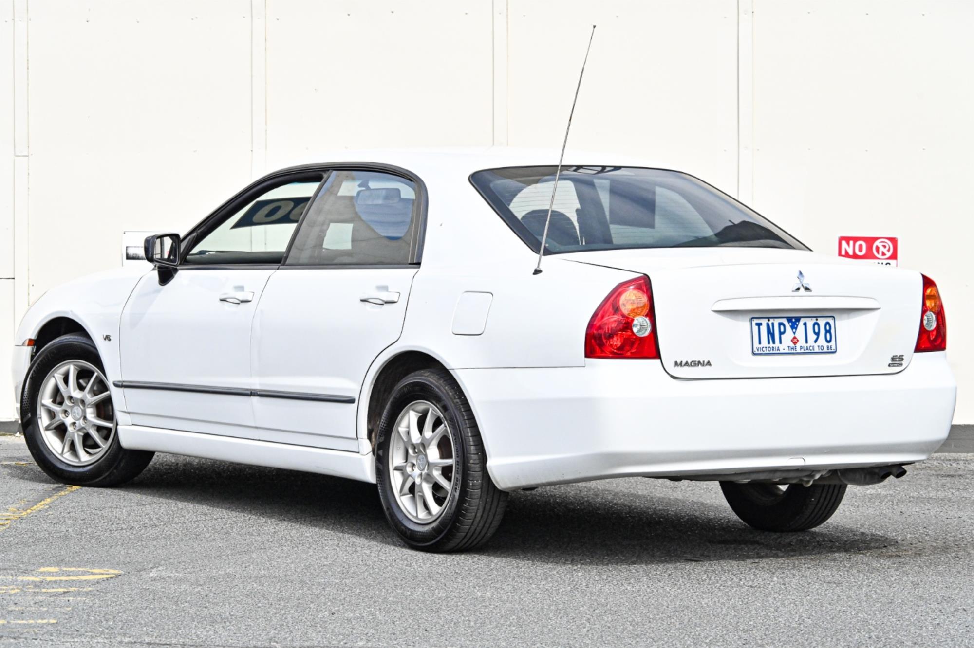 2005 MITSUBISHI MAGNA TW SERIES II ES 4 SP AUTO SPORTS MODE 4D SEDAN