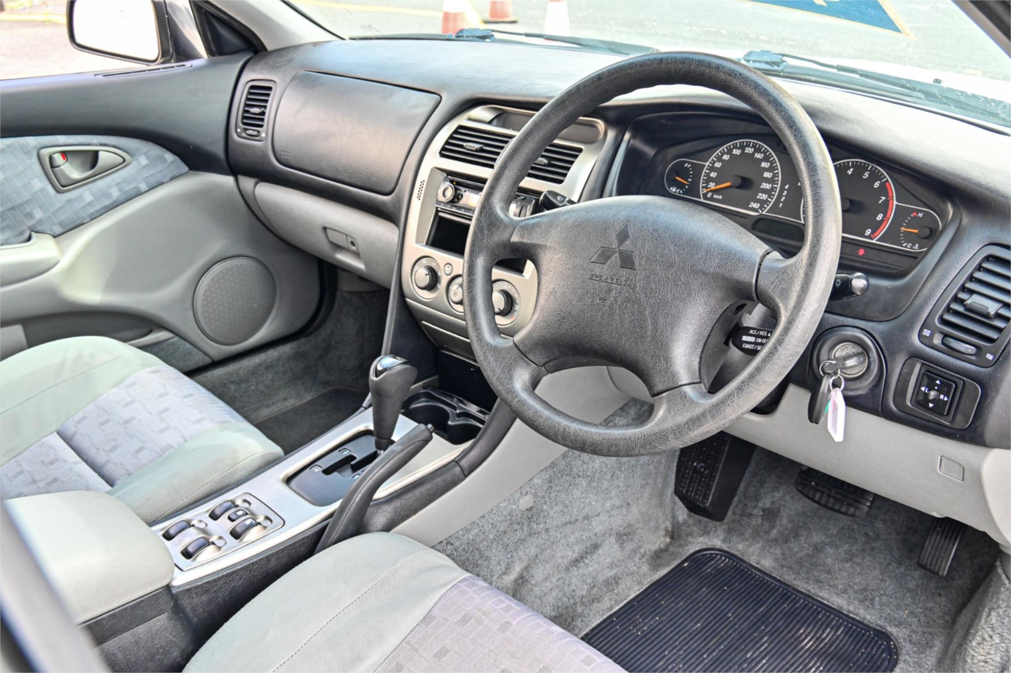 2005 MITSUBISHI MAGNA TW SERIES II ES 4 SP AUTO SPORTS MODE 4D SEDAN