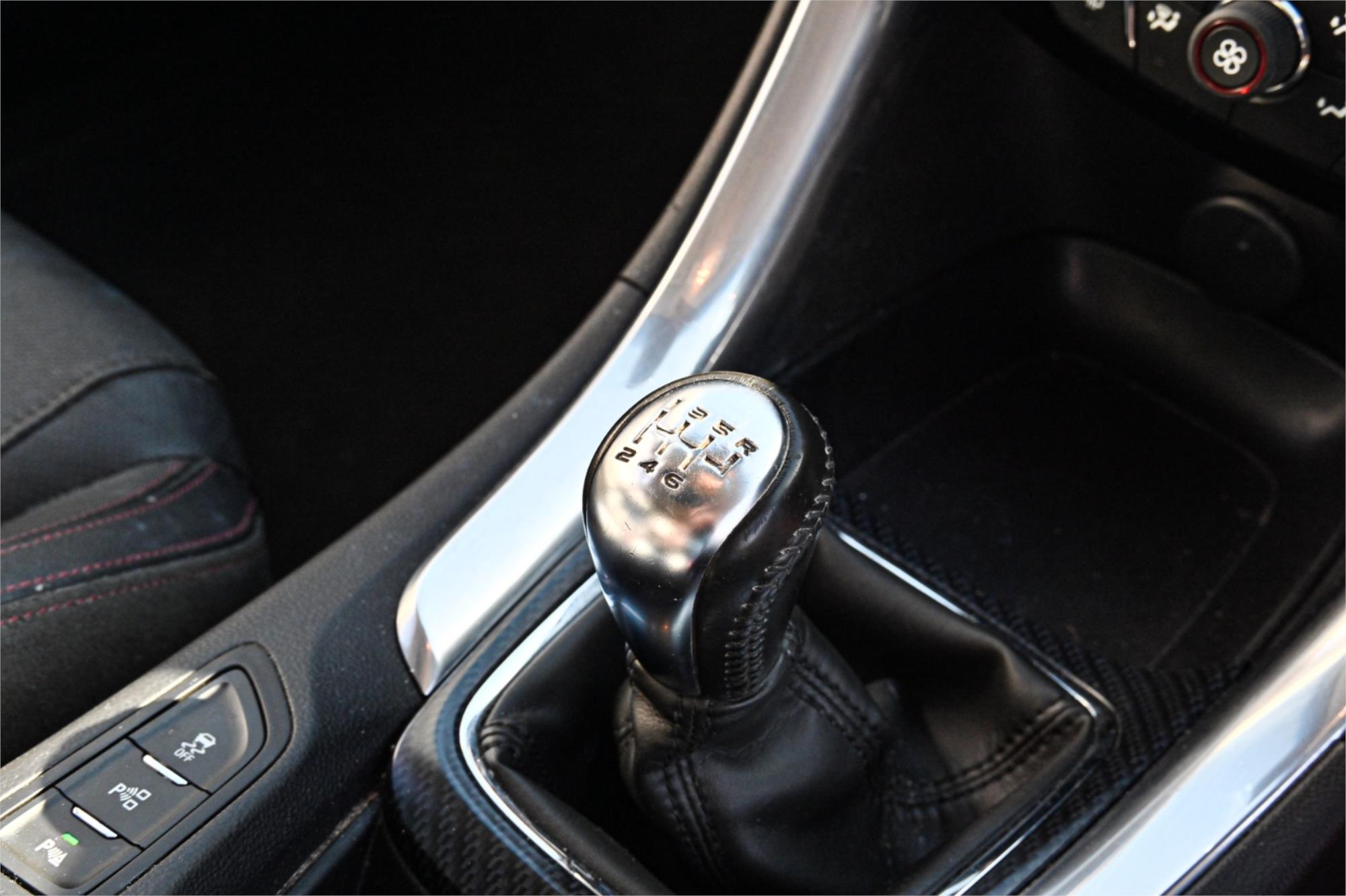 2013 HOLDEN COMMODORE VF SS-V 6 SP MANUAL 4D SEDAN