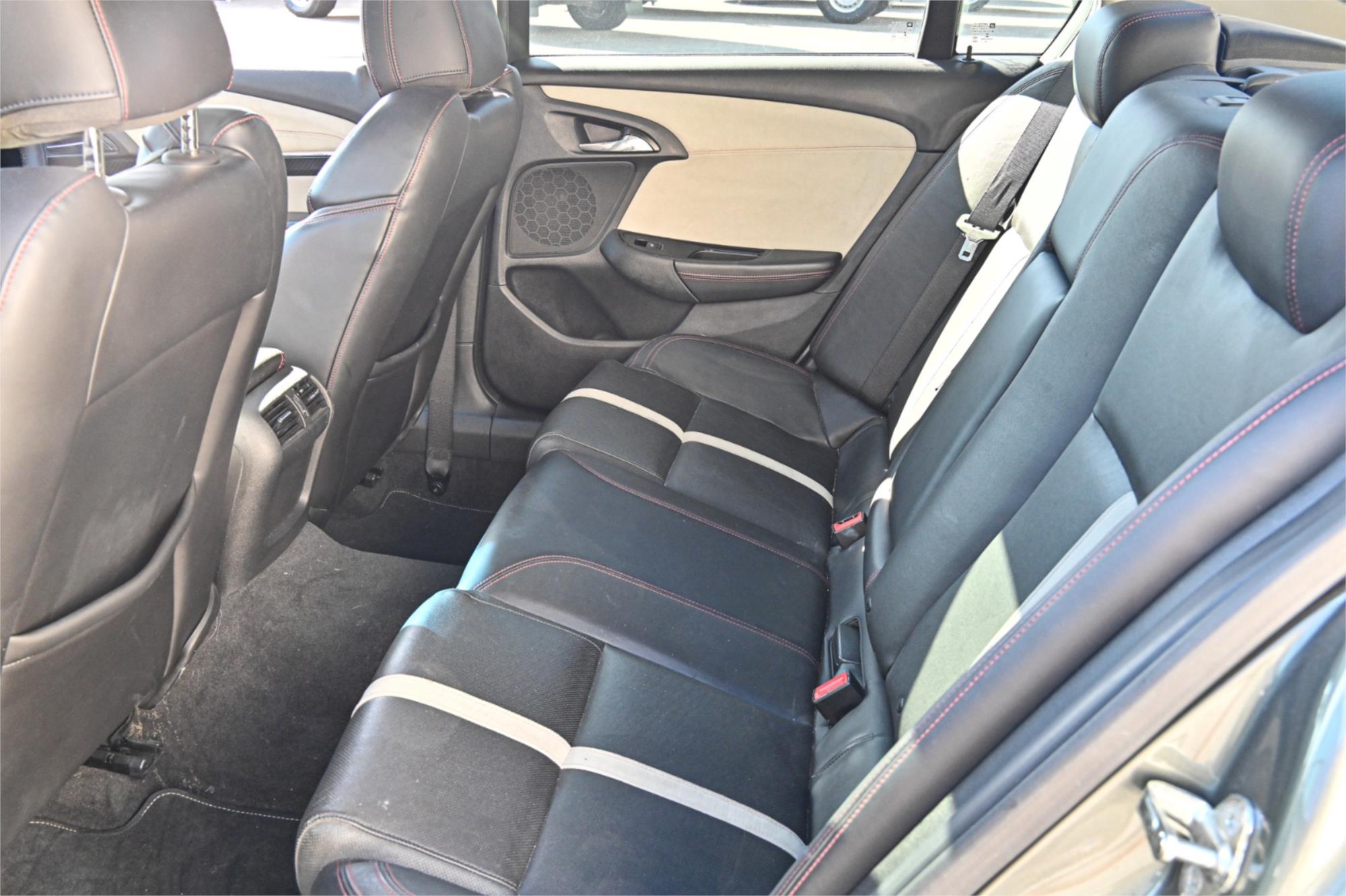 2013 HOLDEN COMMODORE VF SS-V 6 SP MANUAL 4D SEDAN