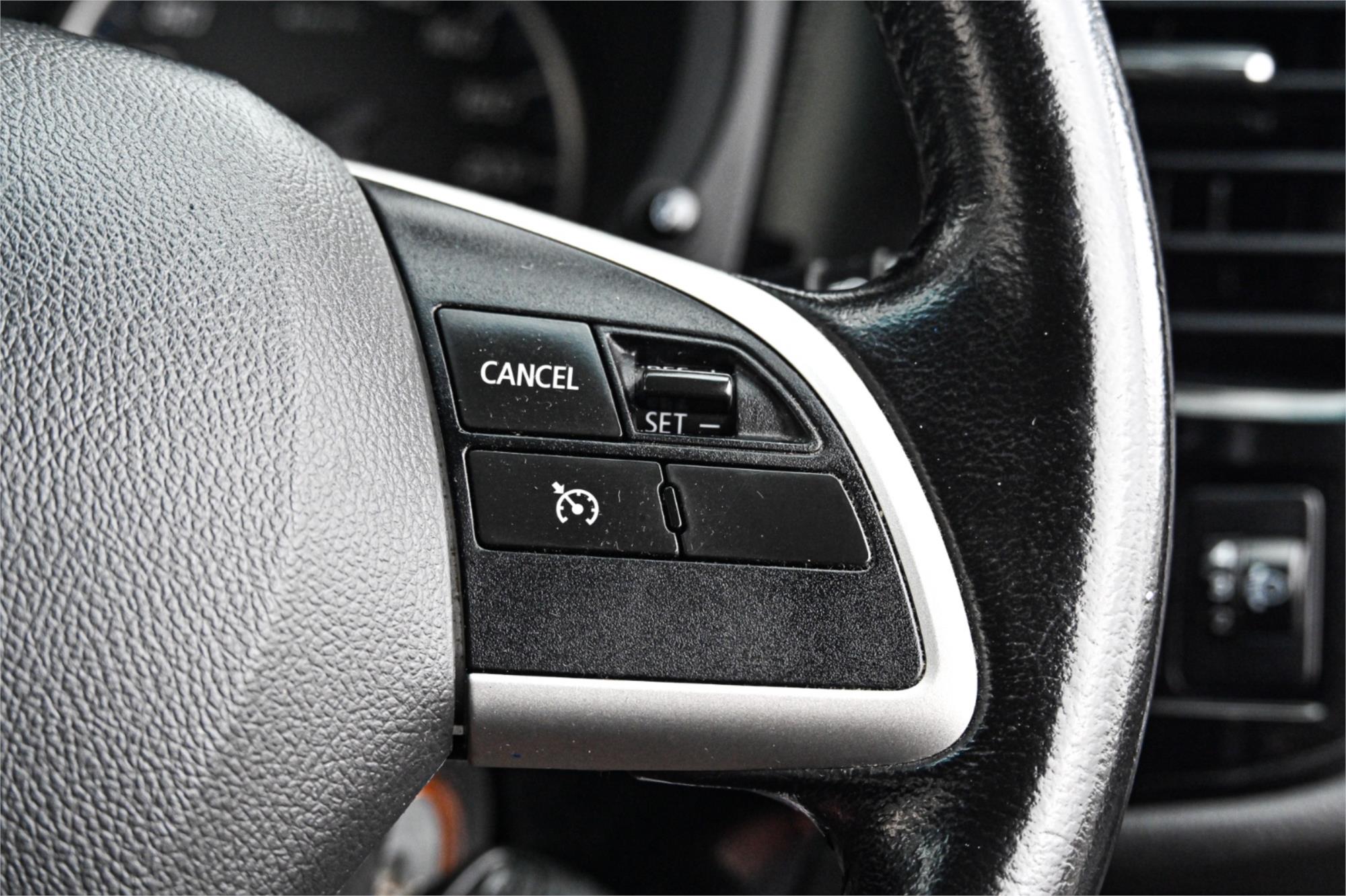2014 MITSUBISHI OUTLANDER ZJ MY14 ES (4x2) 5 SP MANUAL 4D WAGON