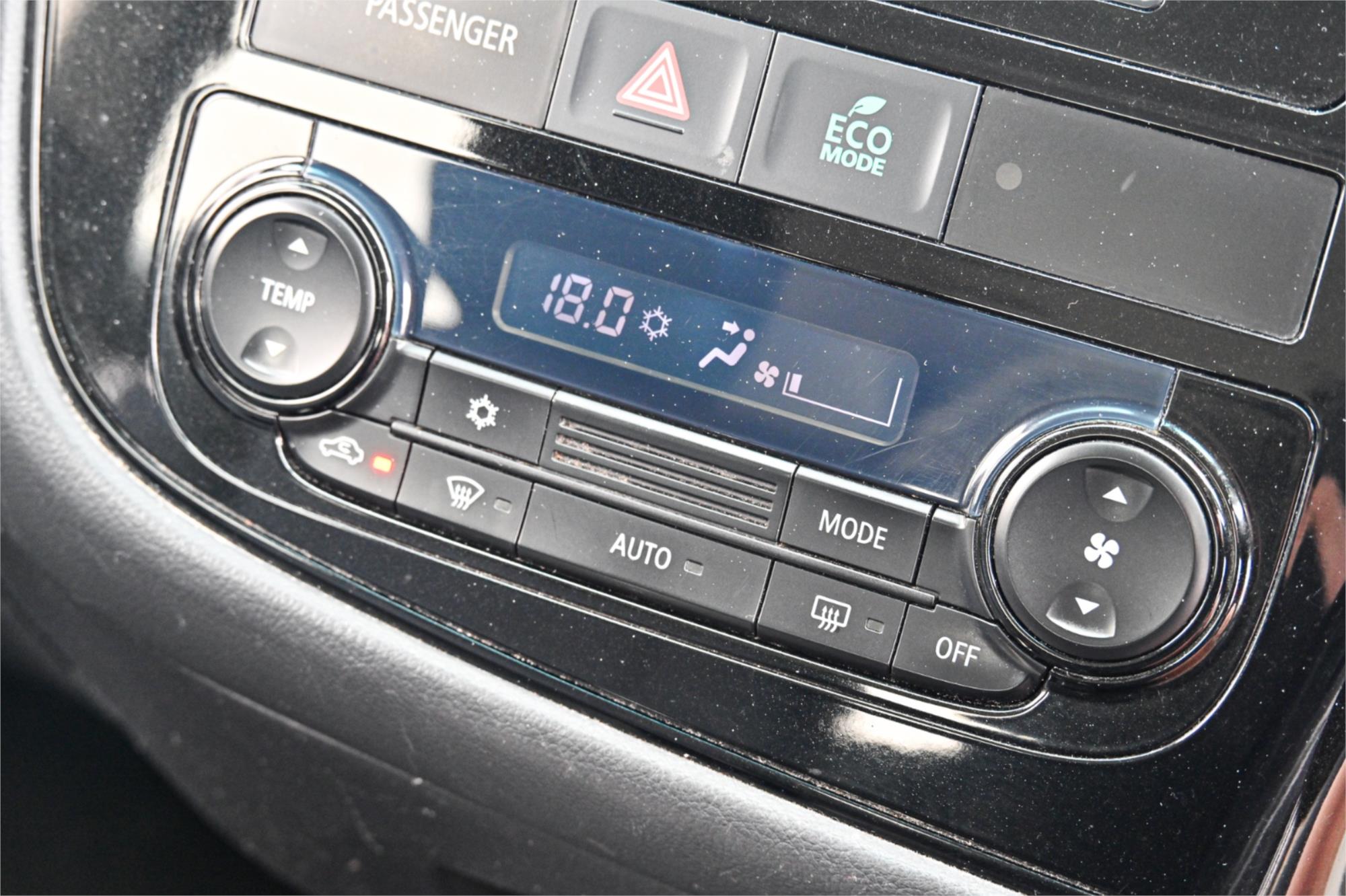 2014 MITSUBISHI OUTLANDER ZJ MY14 ES (4x2) 5 SP MANUAL 4D WAGON