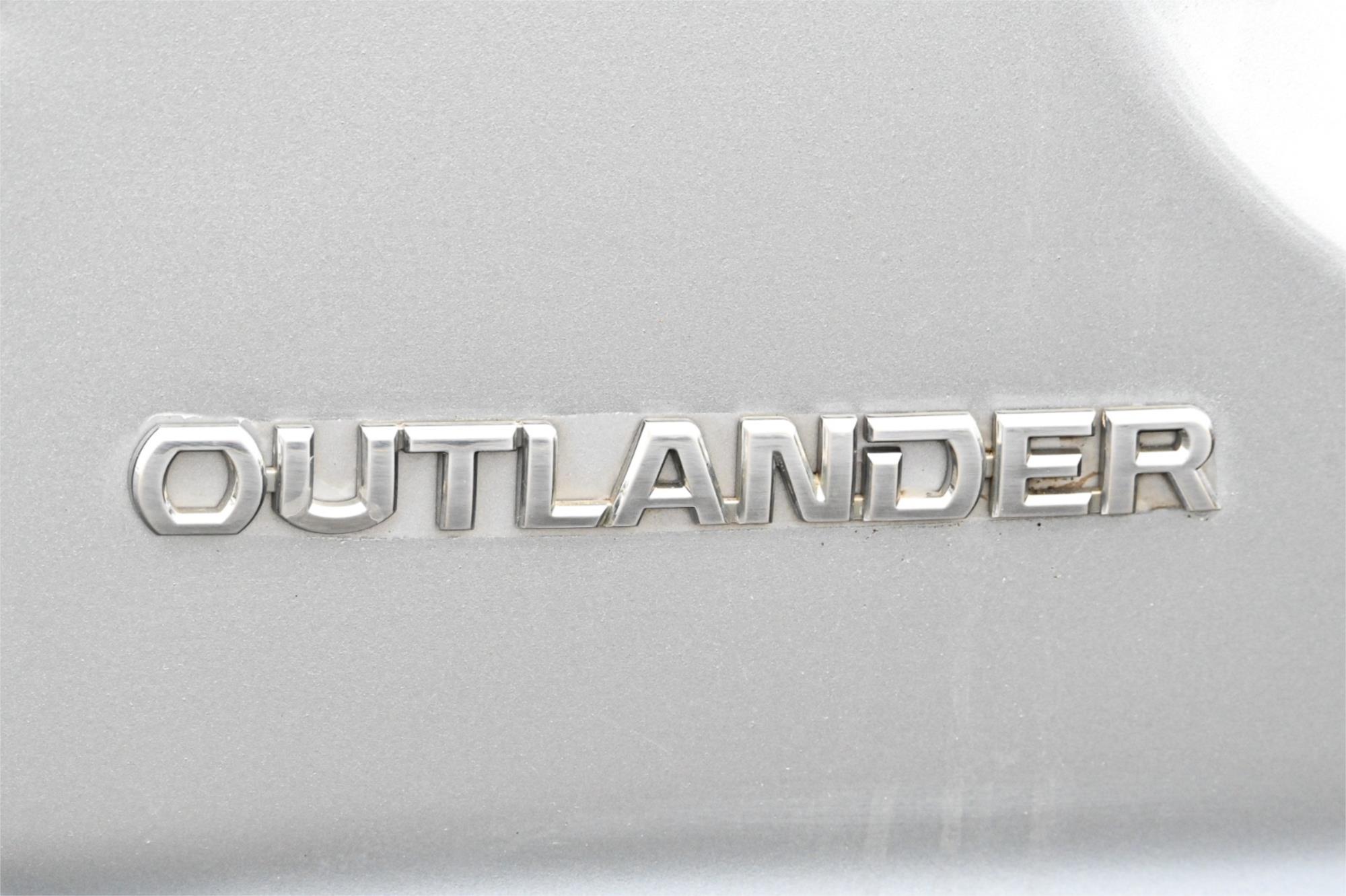 2014 MITSUBISHI OUTLANDER ZJ MY14 ES (4x2) 5 SP MANUAL 4D WAGON