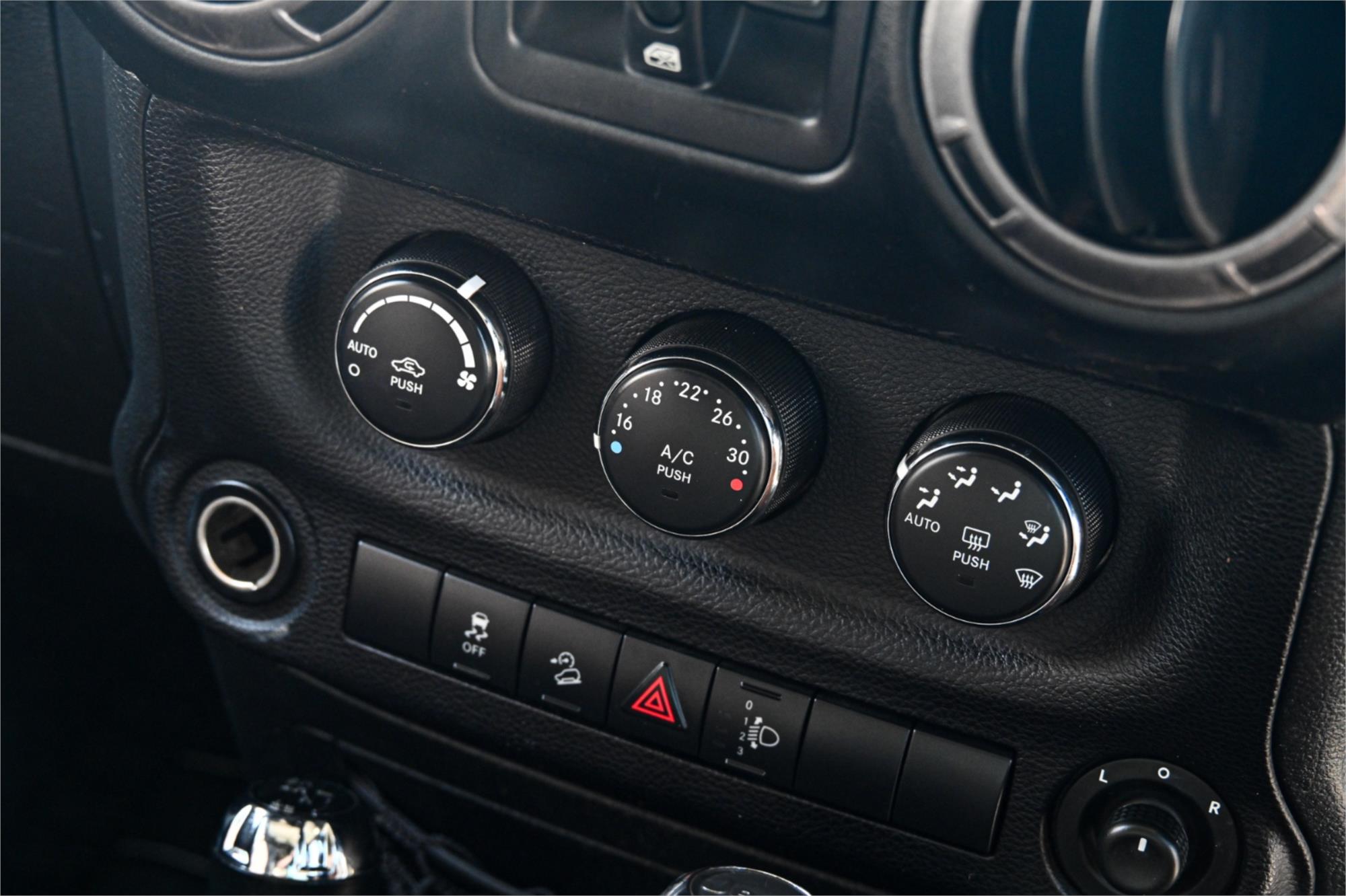 2012 JEEP WRANGLER JK UNLIMITED AUTOMATIC SOFT TOP