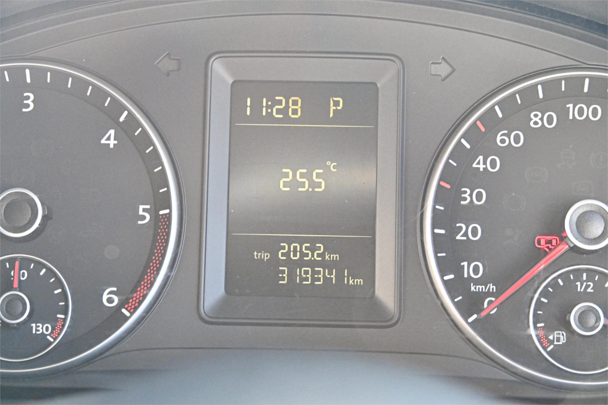 2012 VOLKSWAGEN CADDY 2K MY12 MAXI TDI250 5 SP MANUAL 5D VAN