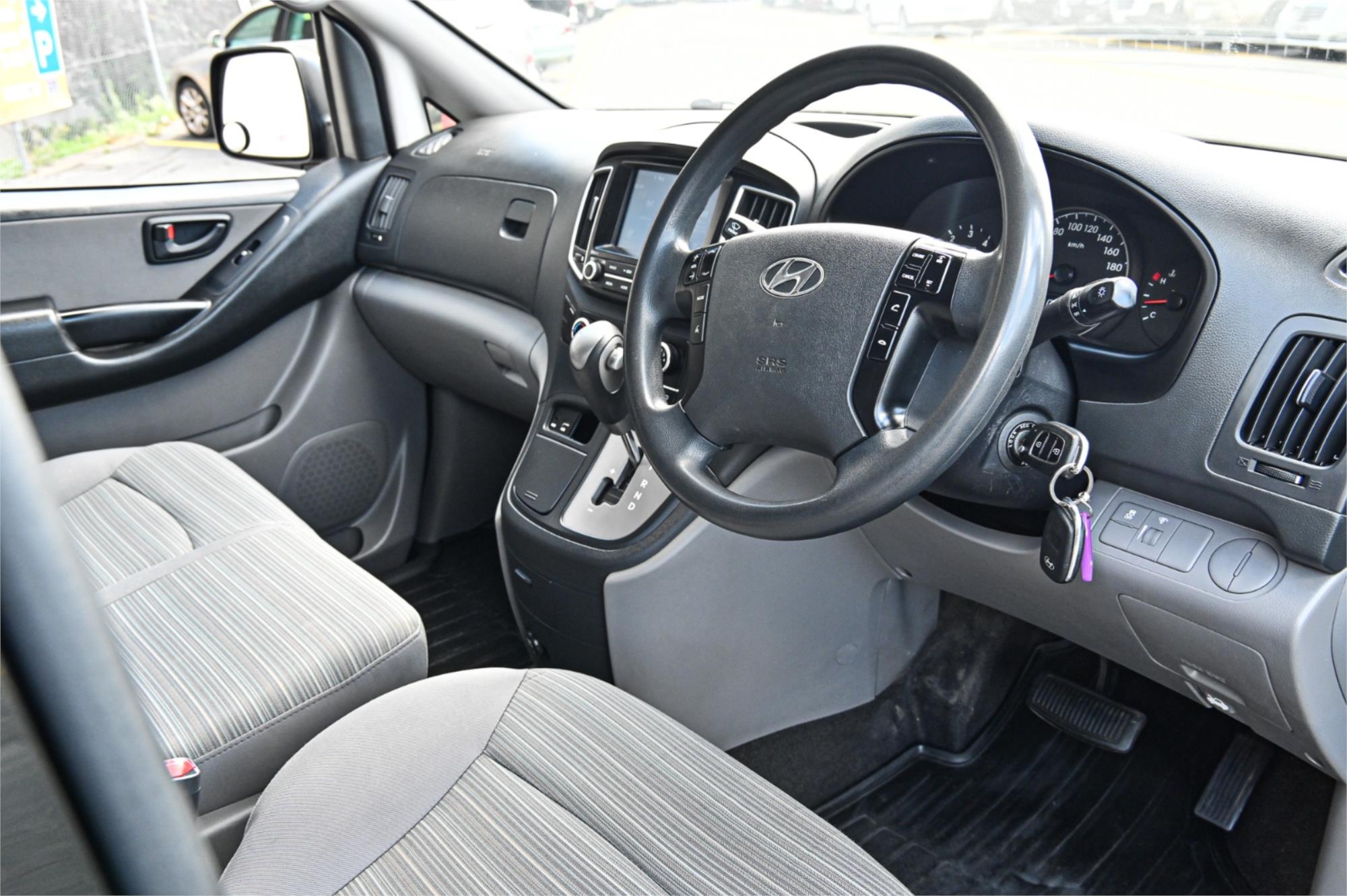 2018 HYUNDAI iLOAD TQ4 MY19 3S TWIN SWING 5 SP AUTOMATIC 4D VAN