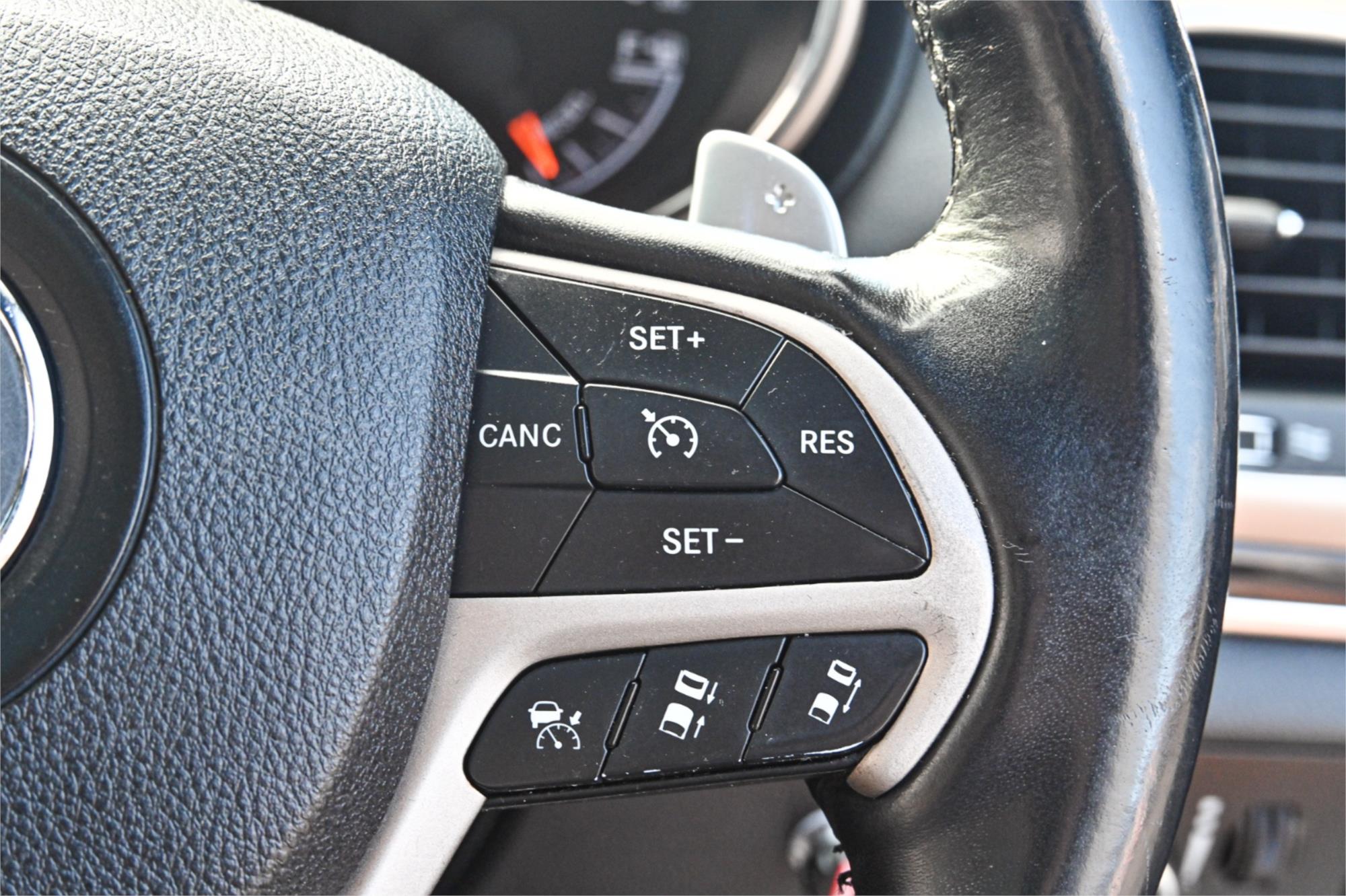 2013 JEEP GRAND CHEROKEE WK MY13 OVERLAND (4x4) 5 SP AUTOMATIC 4D WAGON