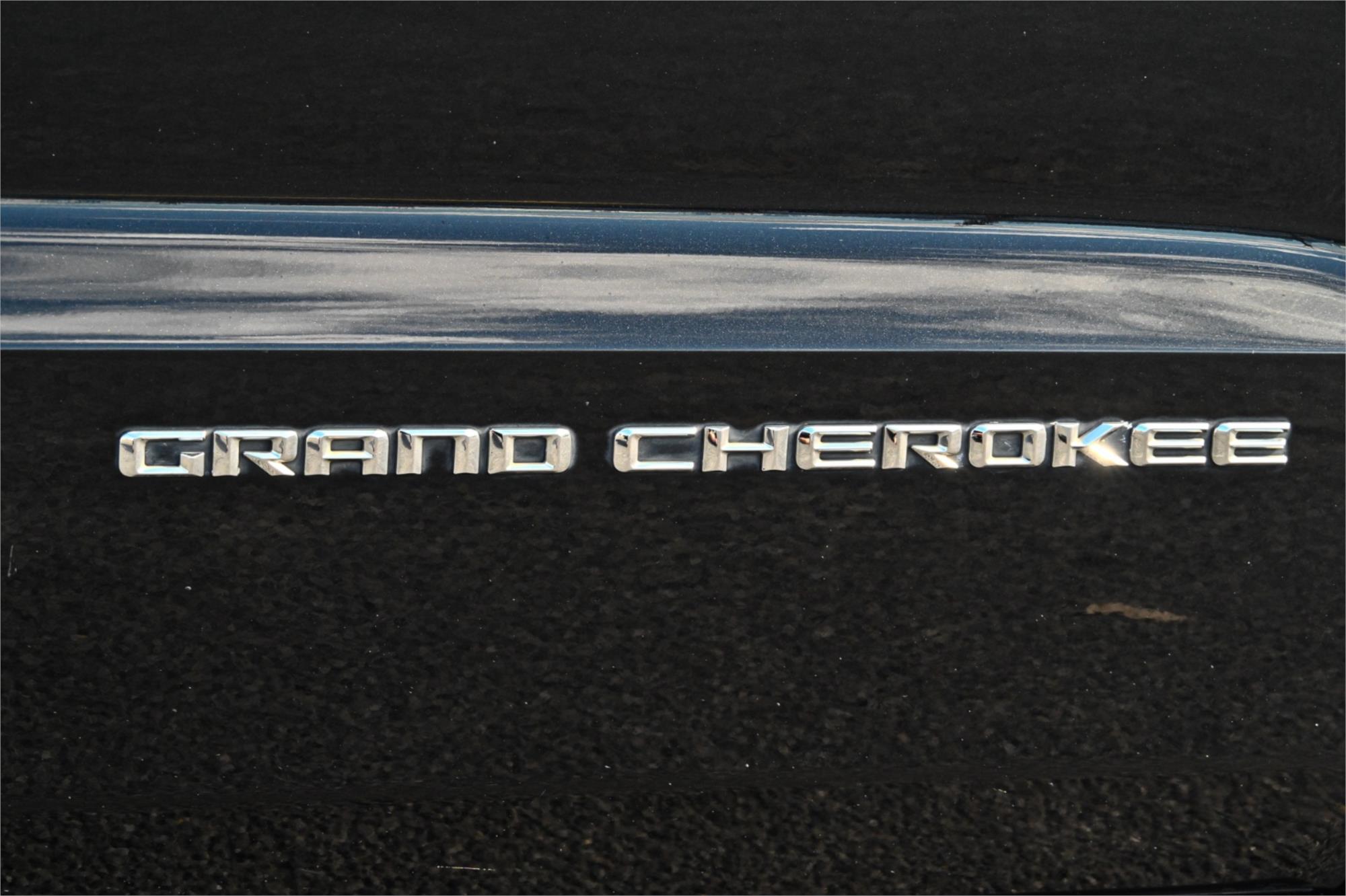 2013 JEEP GRAND CHEROKEE WK MY13 OVERLAND (4x4) 5 SP AUTOMATIC 4D WAGON