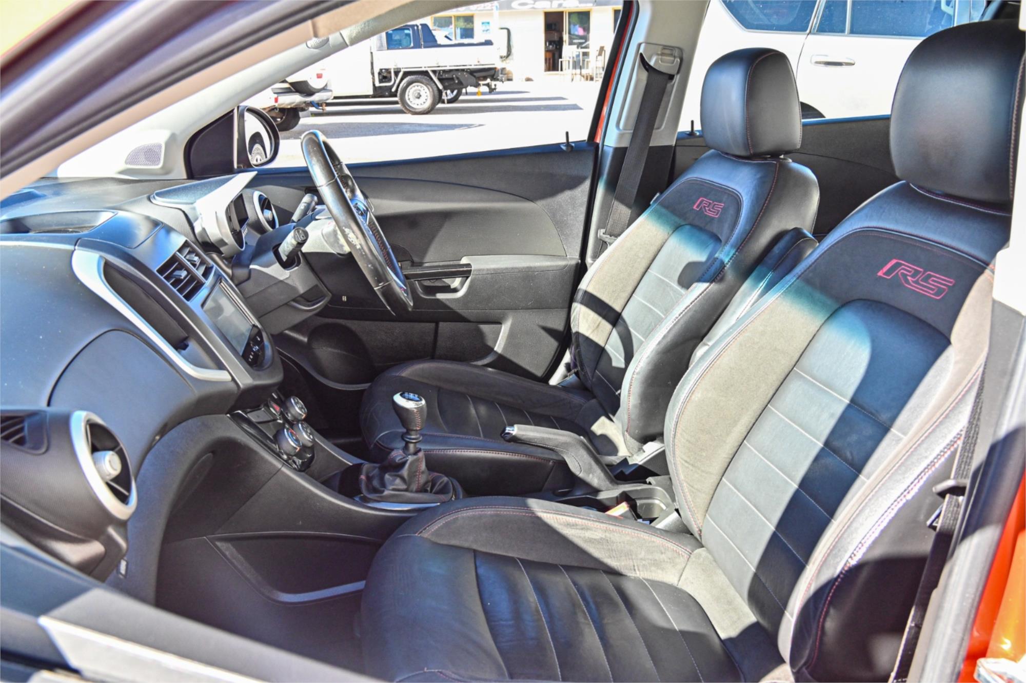 2014 HOLDEN BARINA TM MY14 RS 6 SP MANUAL 5D HATCHBACK