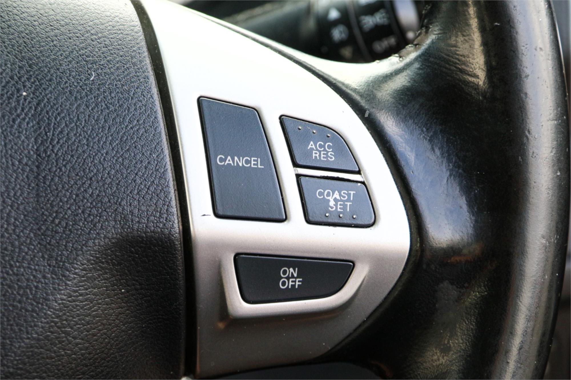 2011 MITSUBISHI OUTLANDER ZH MY11 LS (FWD) 5 SP MANUAL 4D WAGON