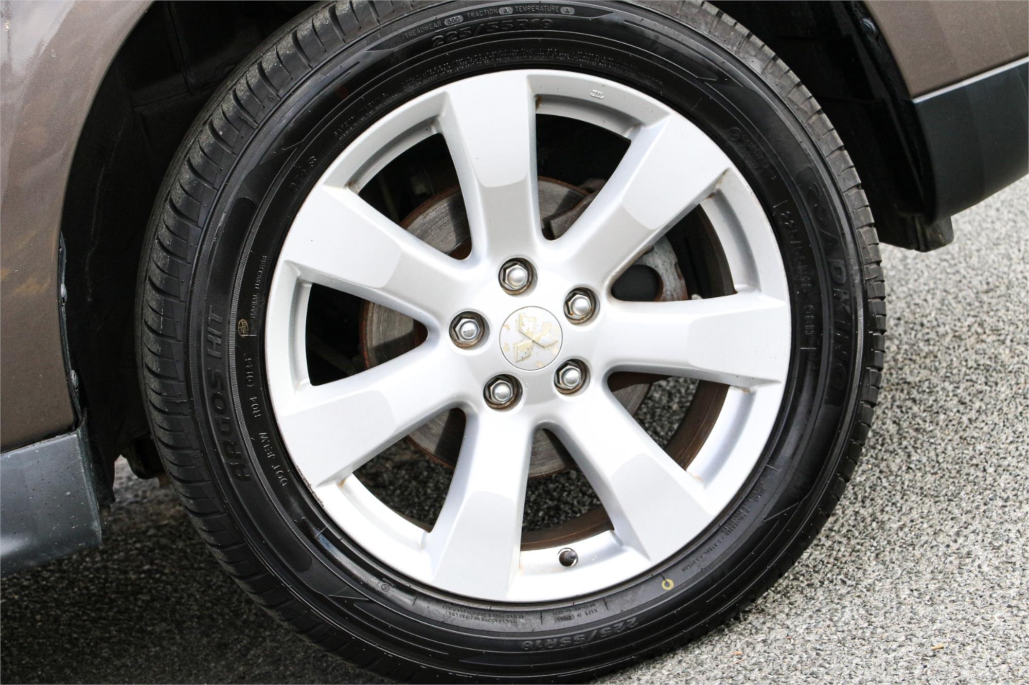 2011 MITSUBISHI OUTLANDER ZH MY11 LS (FWD) 5 SP MANUAL 4D WAGON
