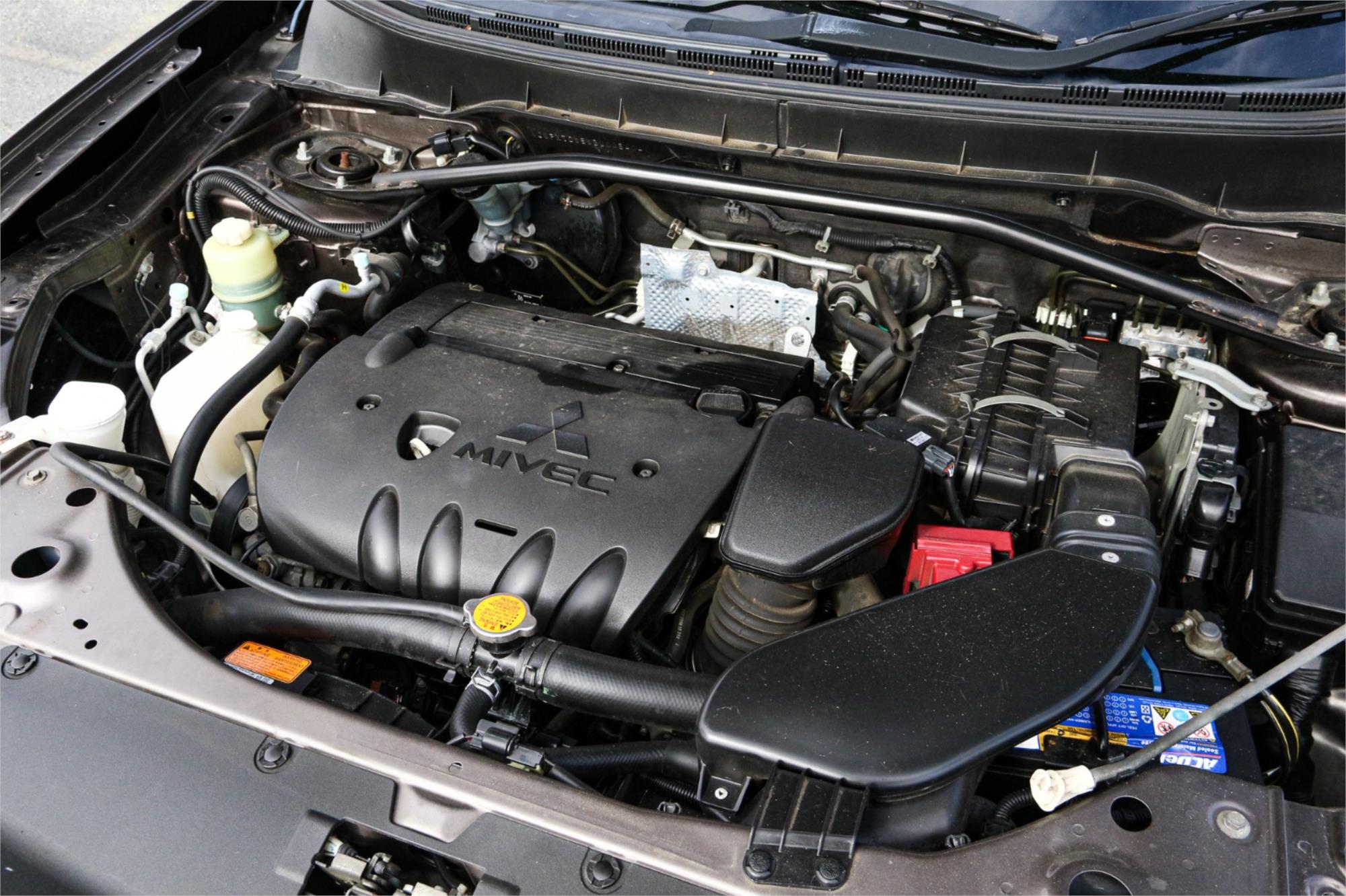 2011 MITSUBISHI OUTLANDER ZH MY11 LS (FWD) 5 SP MANUAL 4D WAGON