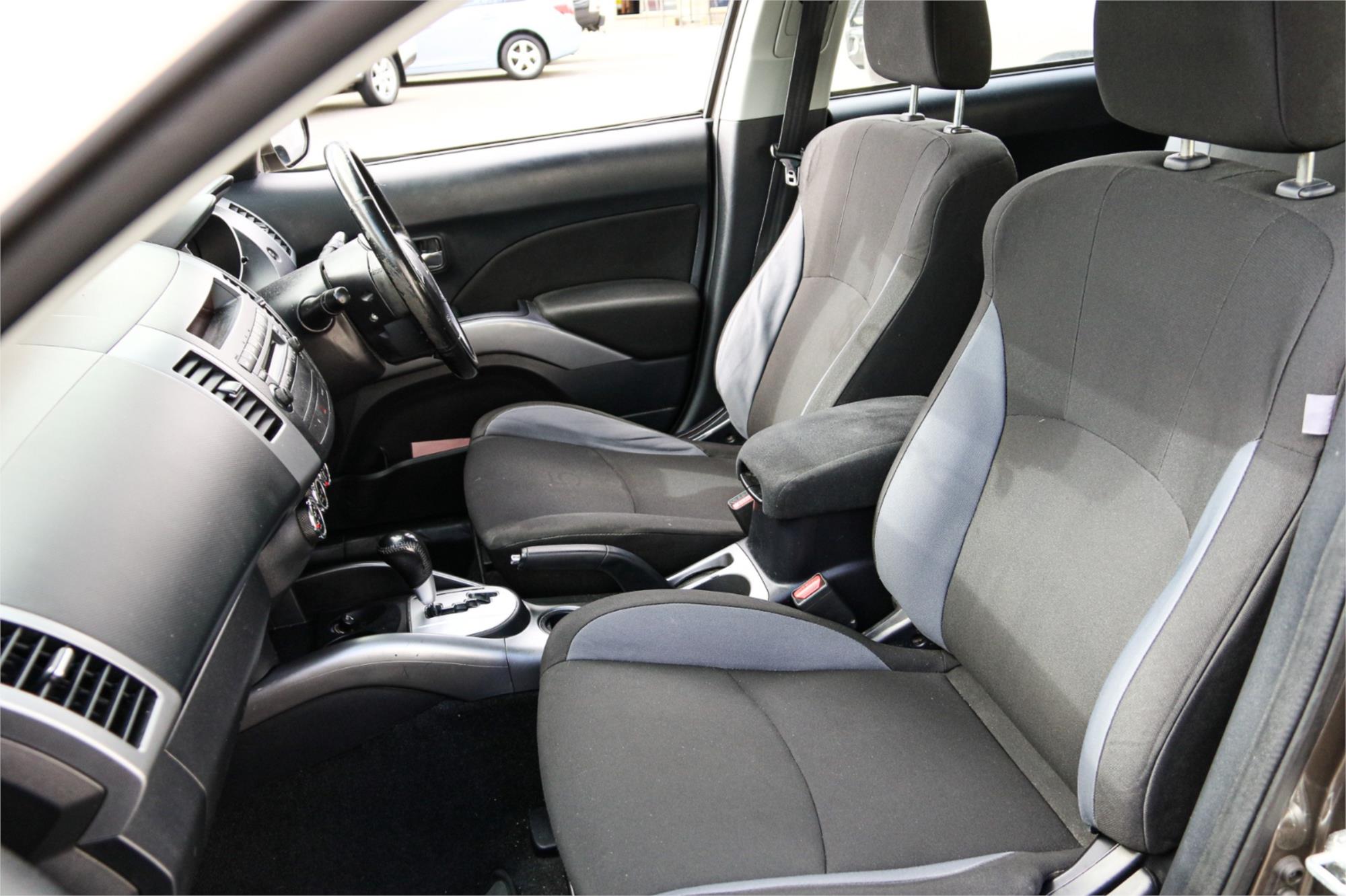 2011 MITSUBISHI OUTLANDER ZH MY11 LS (FWD) 5 SP MANUAL 4D WAGON