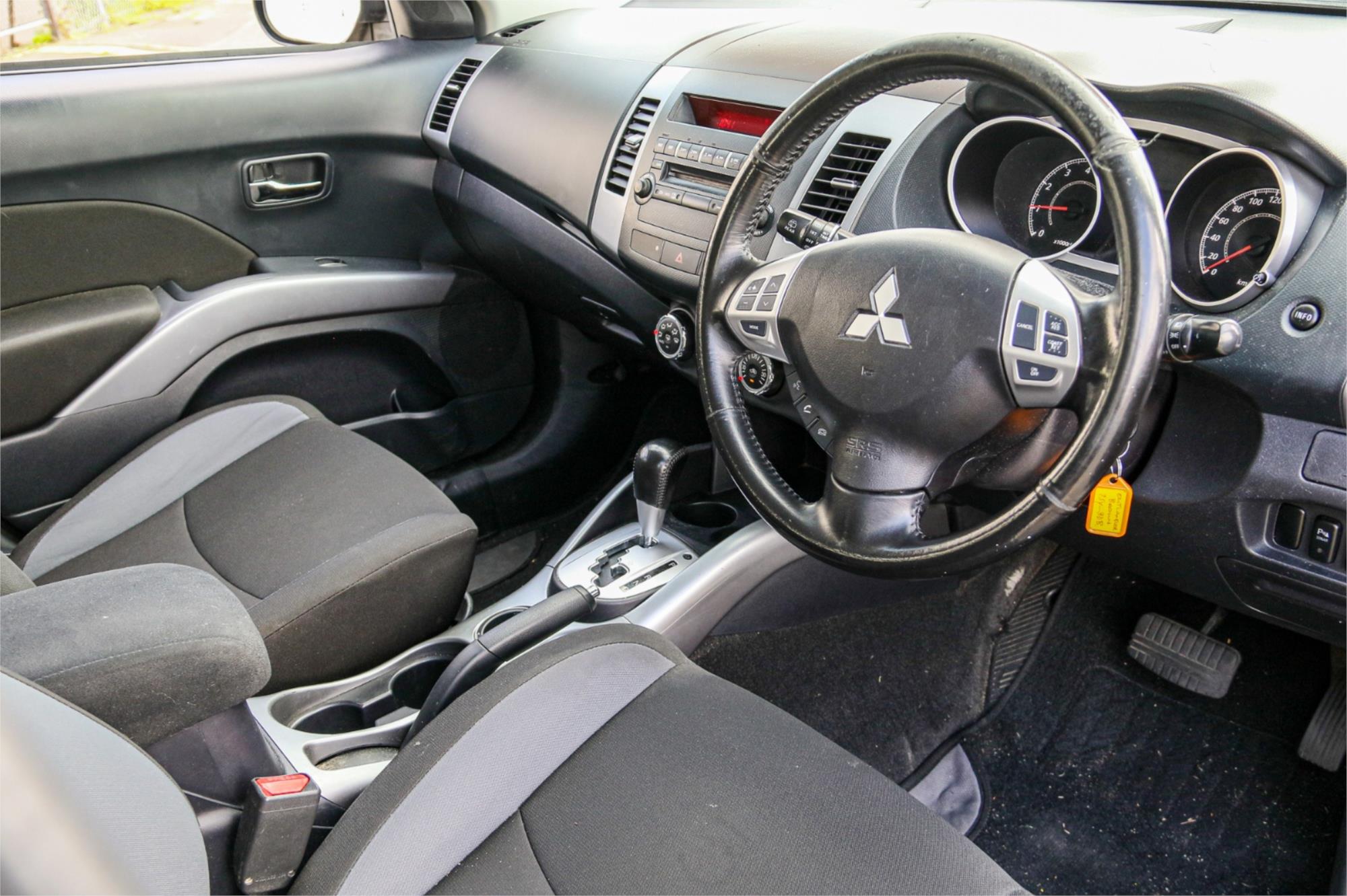 2011 MITSUBISHI OUTLANDER ZH MY11 LS (FWD) 5 SP MANUAL 4D WAGON