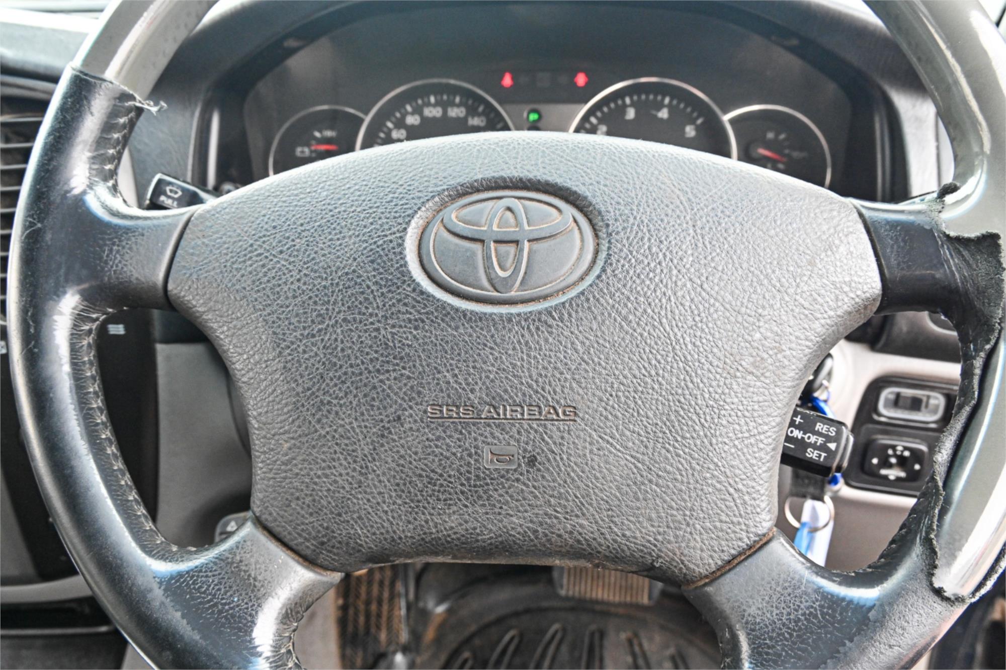 2003 TOYOTA LANDCRUISER UZJ100R GXL (4x4) 5 SP AUTOMATIC 4D WAGON