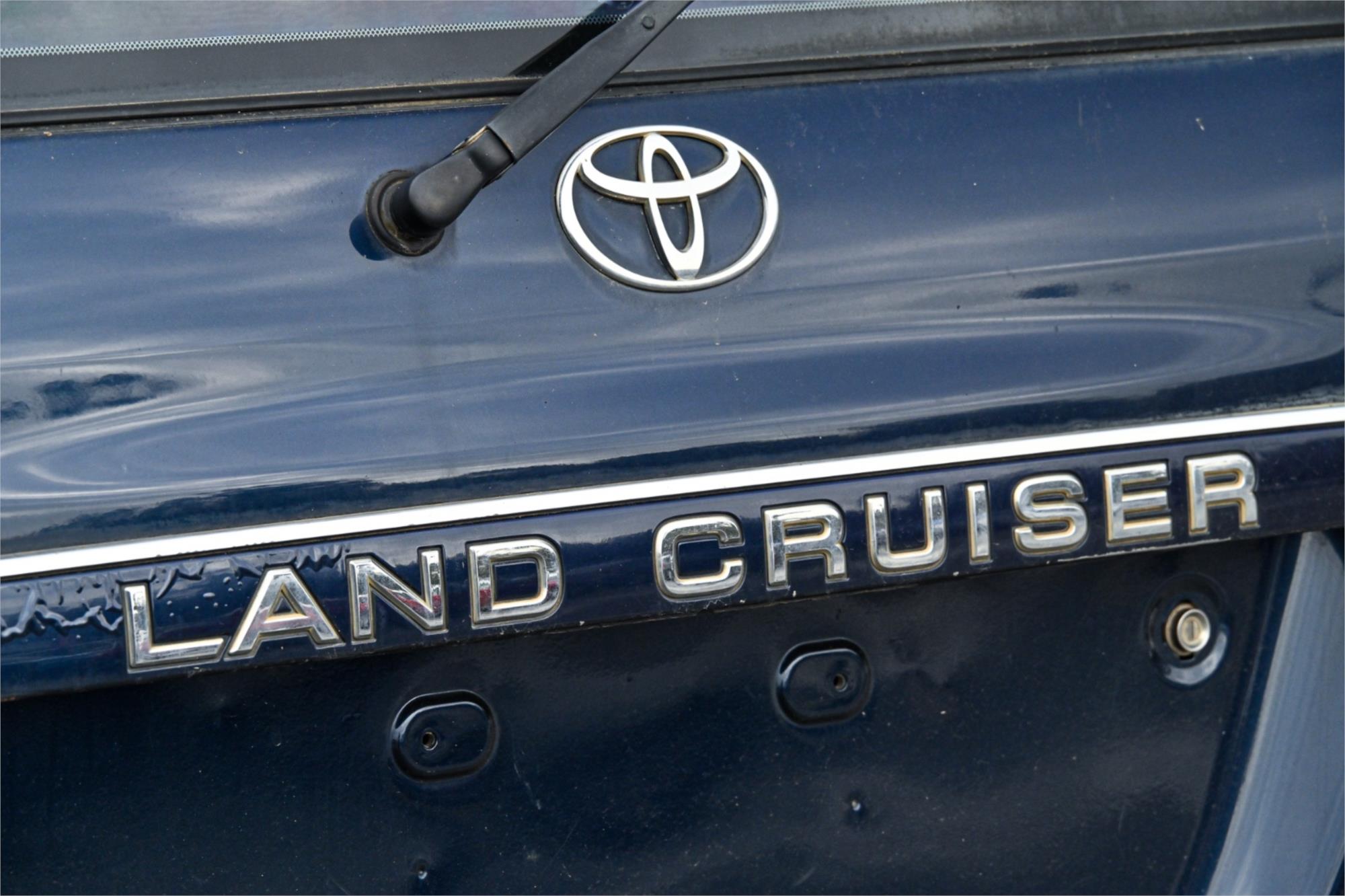 2003 TOYOTA LANDCRUISER UZJ100R GXL (4x4) 5 SP AUTOMATIC 4D WAGON