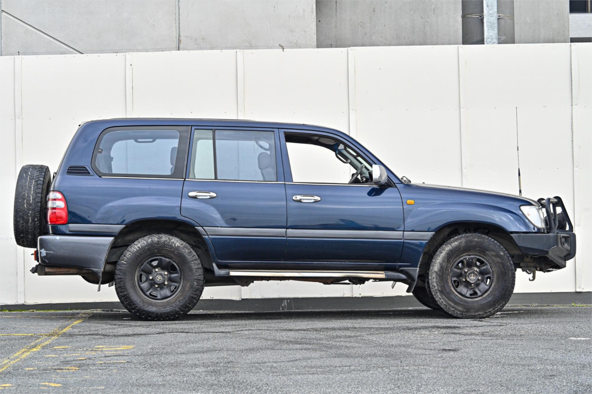 2003 TOYOTA LANDCRUISER UZJ100R GXL (4x4) 5 SP AUTOMATIC 4D WAGON