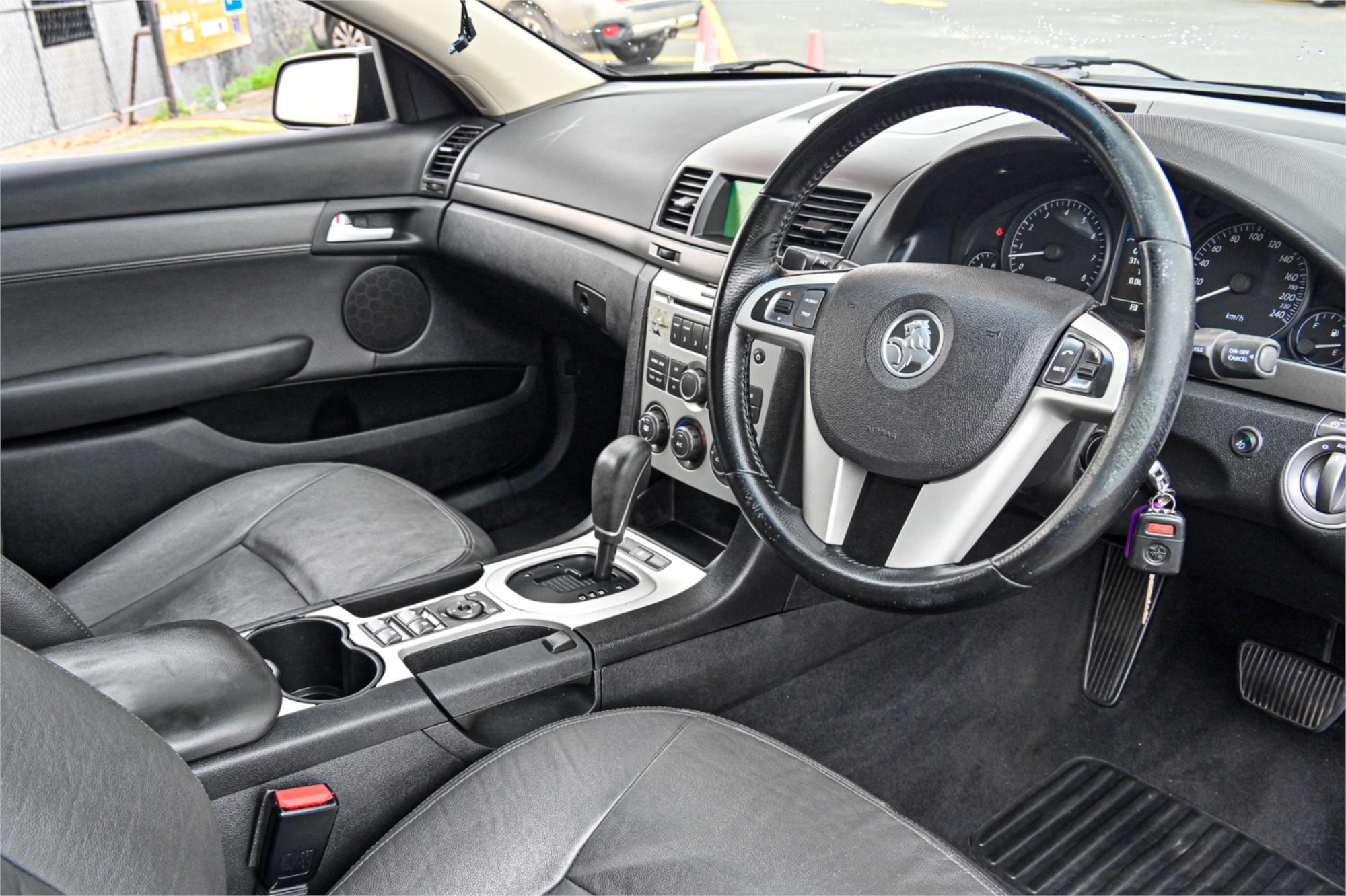 2010 HOLDEN COMMODORE VE MY10 INTERNATIONAL 6 SP AUTOMATIC 4D SEDAN