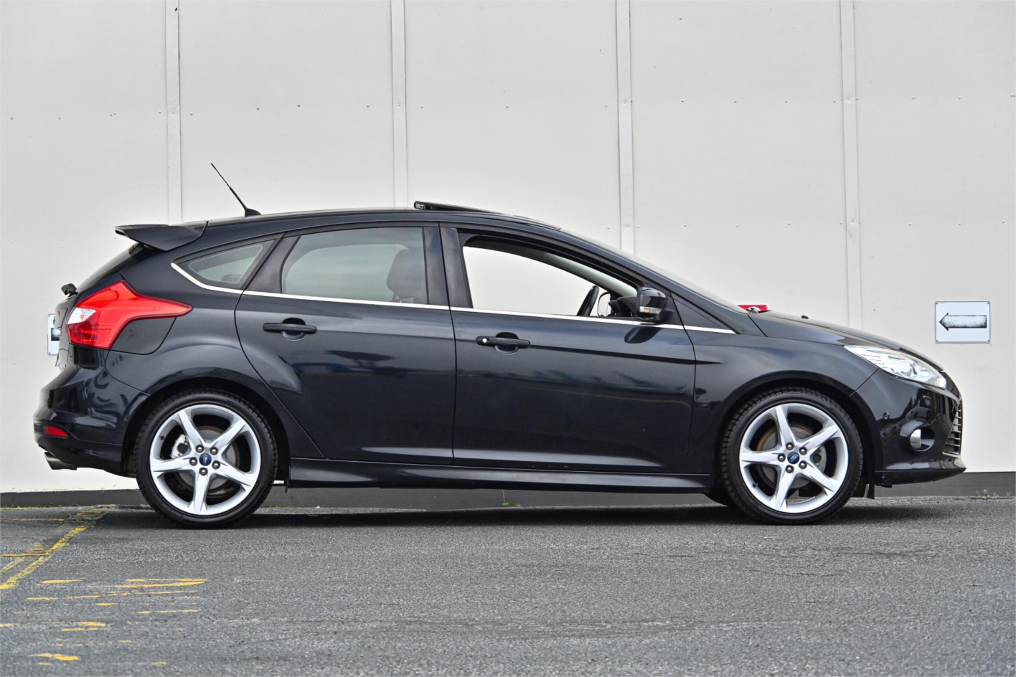 2014 FORD FOCUS LW MK2 MY14 TITANIUM 6 SP AUTOMATIC 5D HATCHBACK