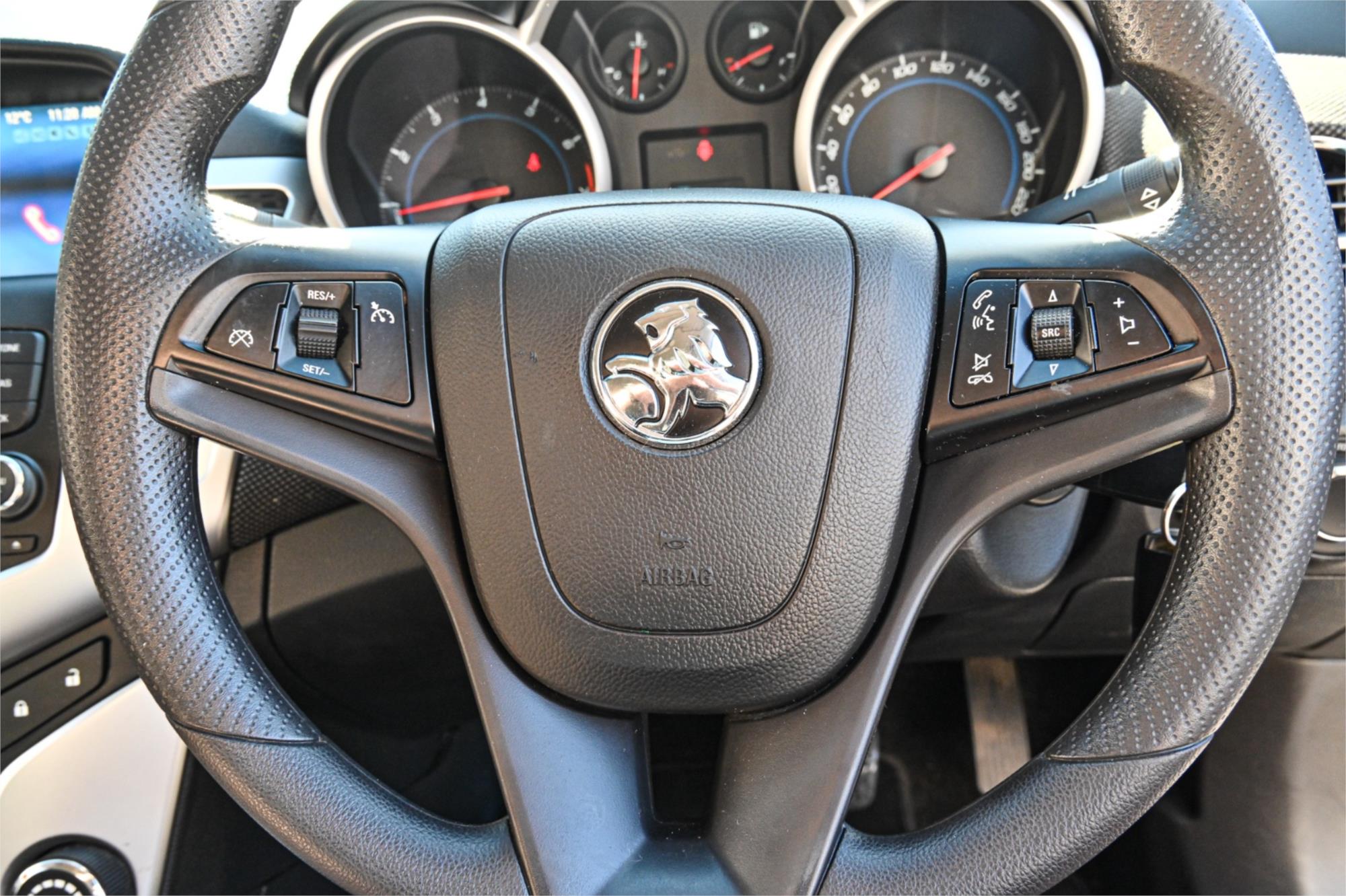 2015 HOLDEN CRUZE JH MY14 EQUIPE 6 SP AUTOMATIC 5D HATCHBACK