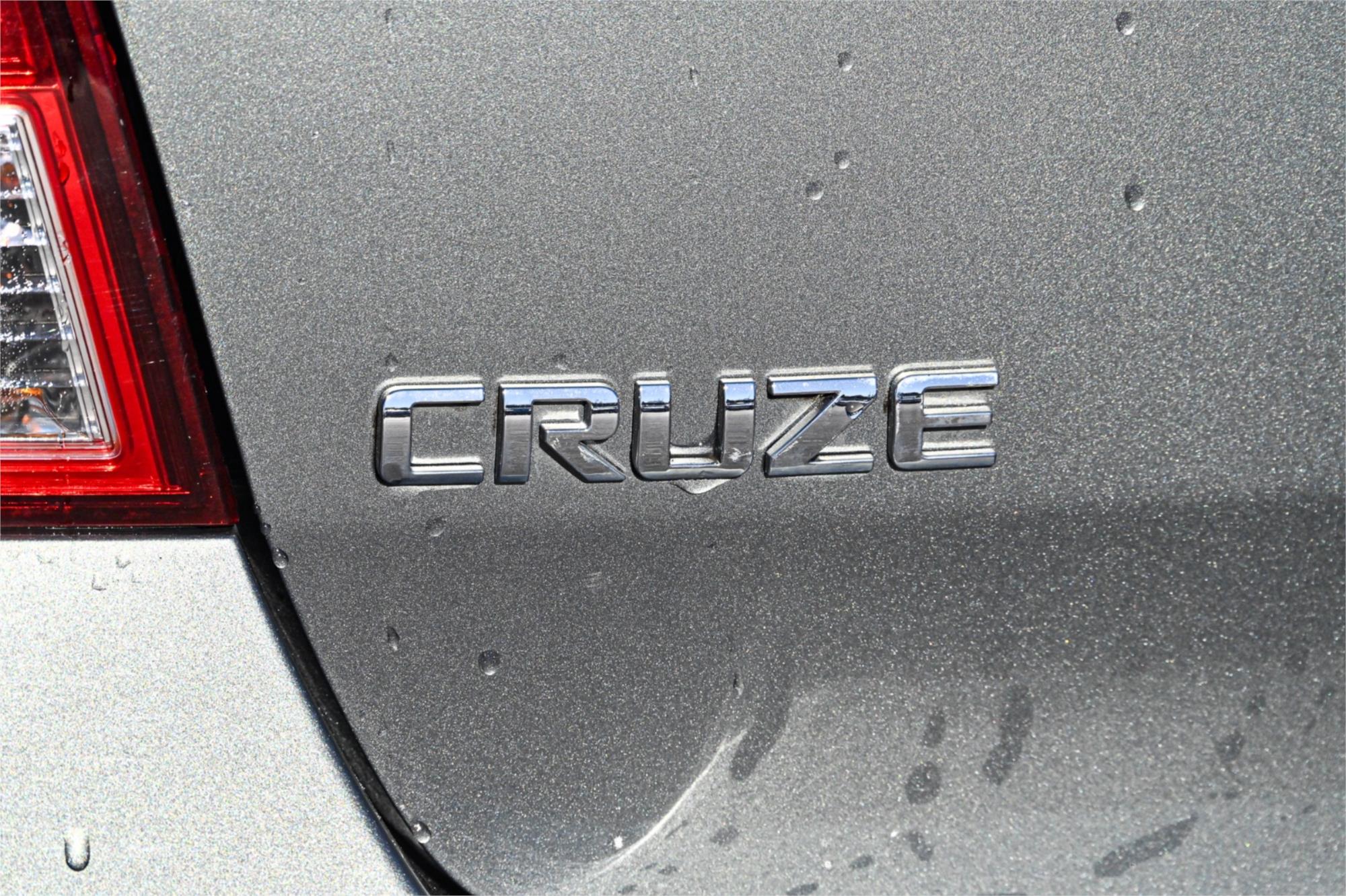 2015 HOLDEN CRUZE JH MY14 EQUIPE 6 SP AUTOMATIC 5D HATCHBACK
