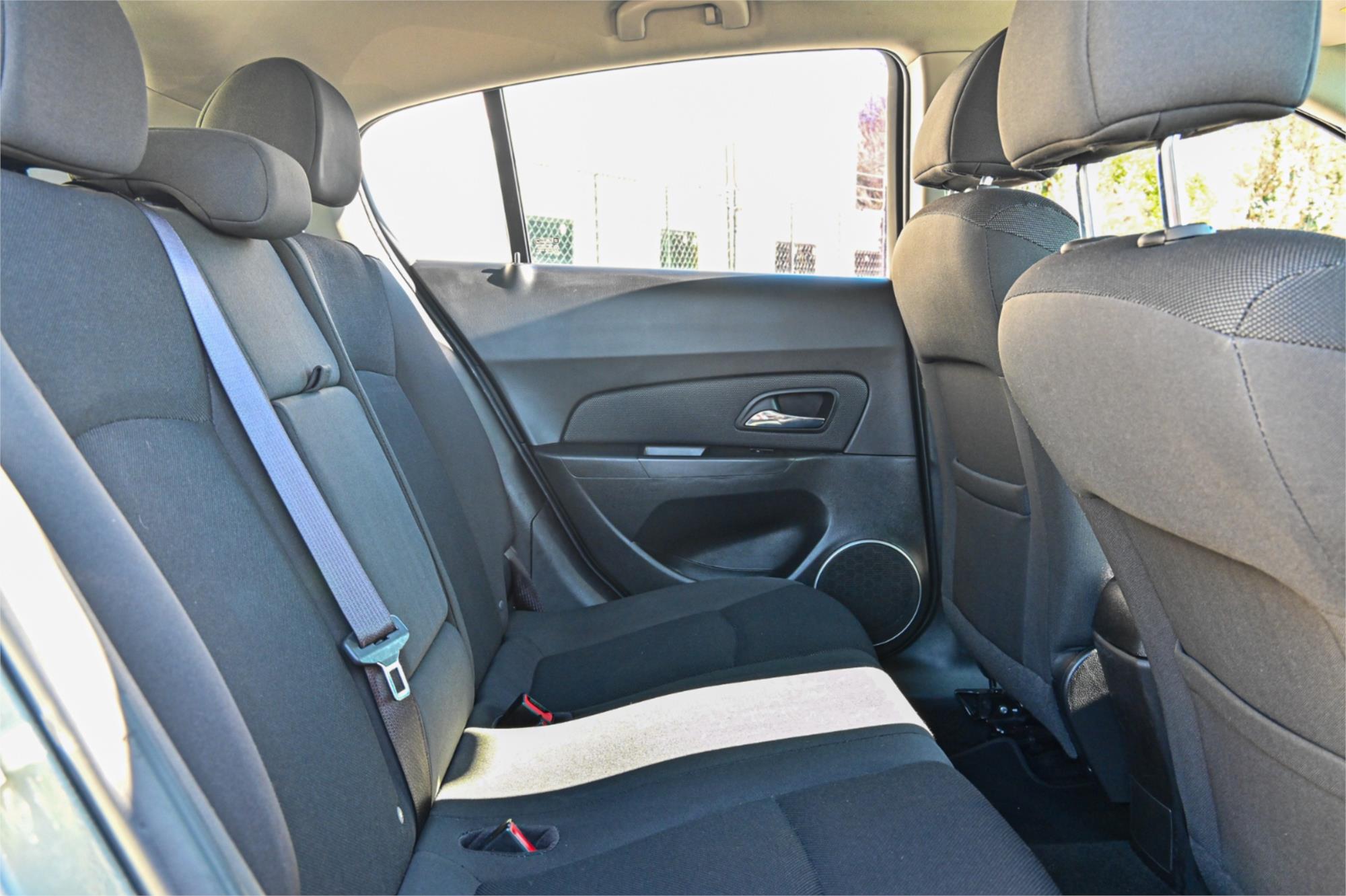 2015 HOLDEN CRUZE JH MY14 EQUIPE 6 SP AUTOMATIC 5D HATCHBACK