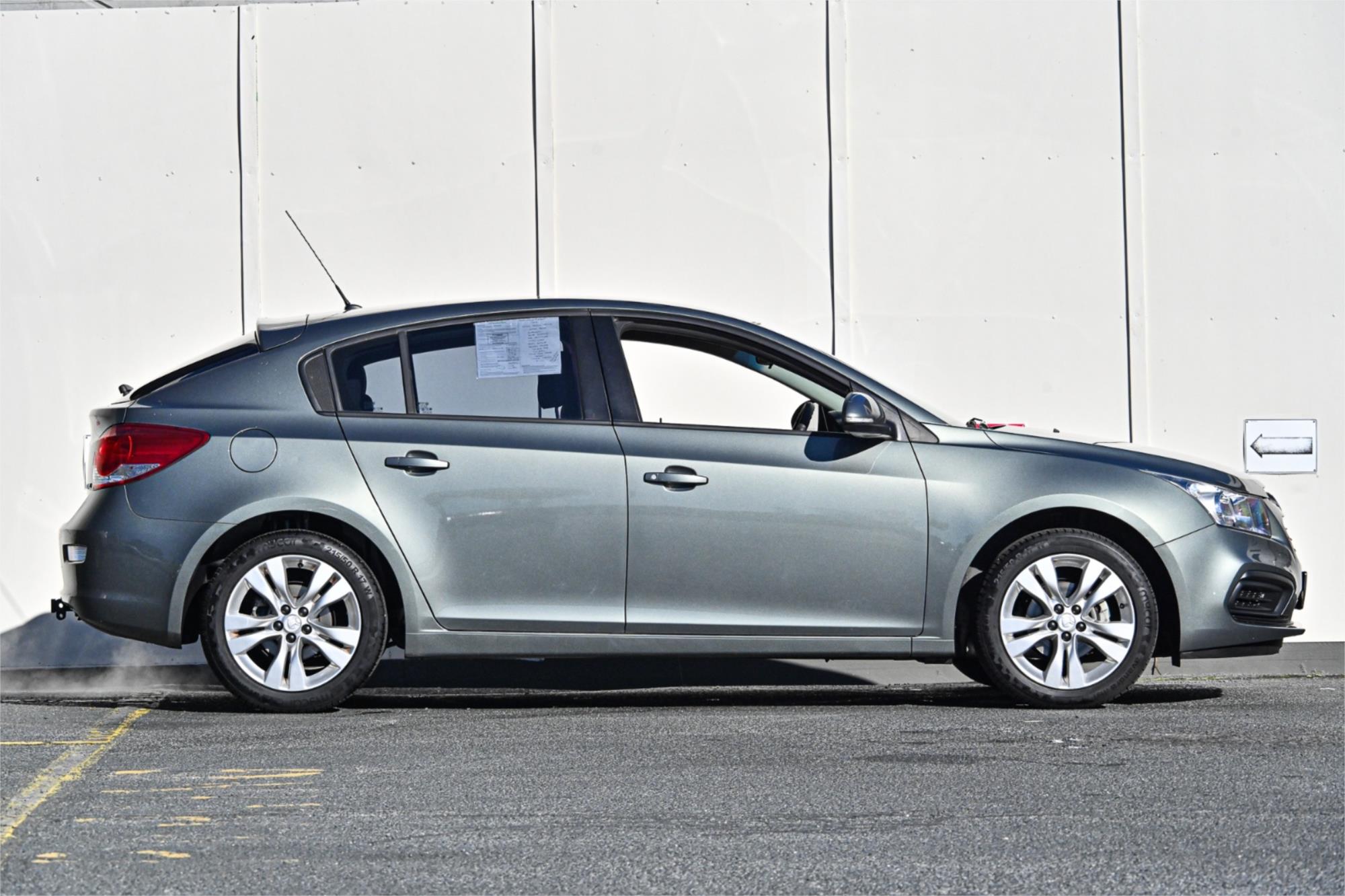 2015 HOLDEN CRUZE JH MY14 EQUIPE 6 SP AUTOMATIC 5D HATCHBACK