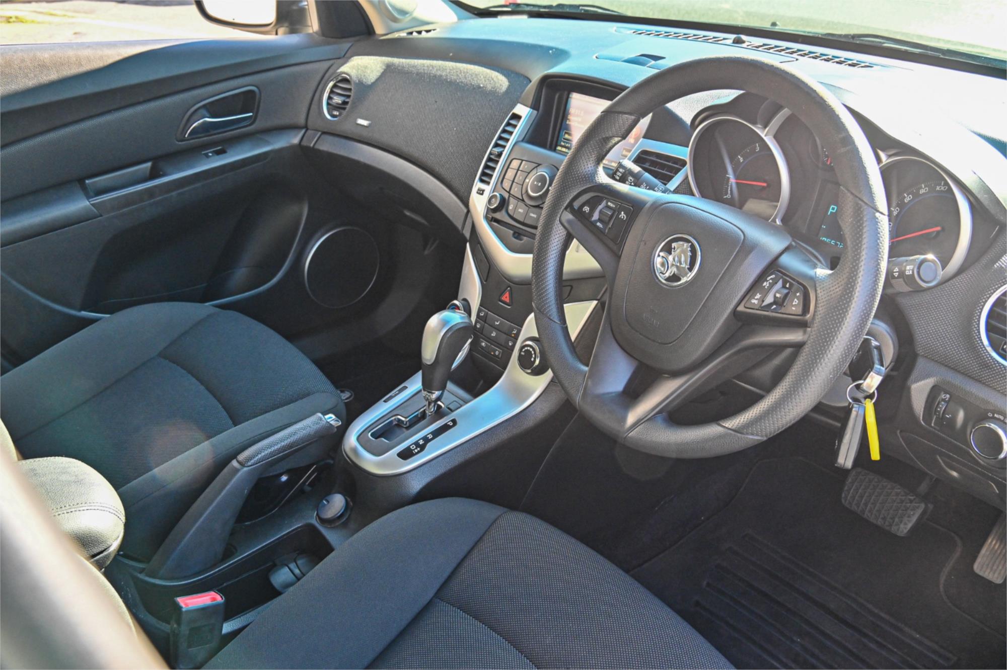 2015 HOLDEN CRUZE JH MY14 EQUIPE 6 SP AUTOMATIC 5D HATCHBACK
