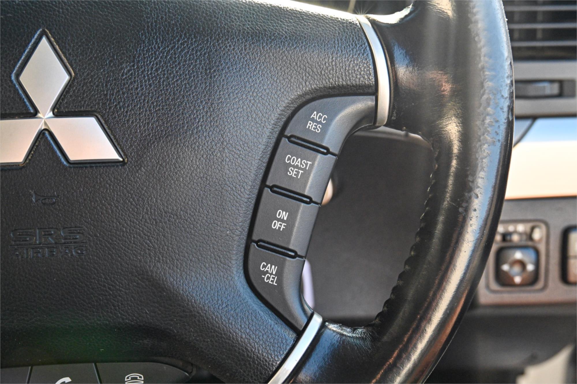 2011 MITSUBISHI PAJERO NW MY12 VR-X LWB (4x4) 5 SP AUTO SPORTS MODE 4D WAGON