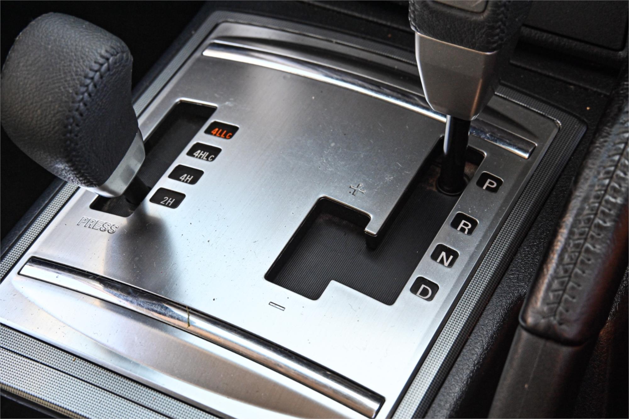 2011 MITSUBISHI PAJERO NW MY12 VR-X LWB (4x4) 5 SP AUTO SPORTS MODE 4D WAGON