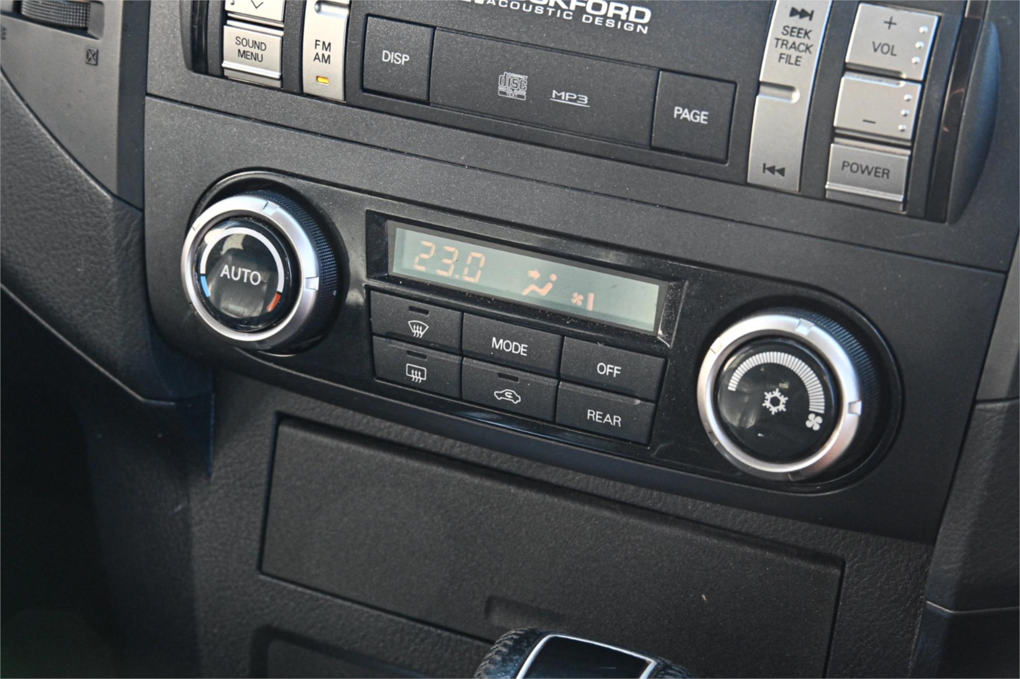2011 MITSUBISHI PAJERO NW MY12 VR-X LWB (4x4) 5 SP AUTO SPORTS MODE 4D WAGON