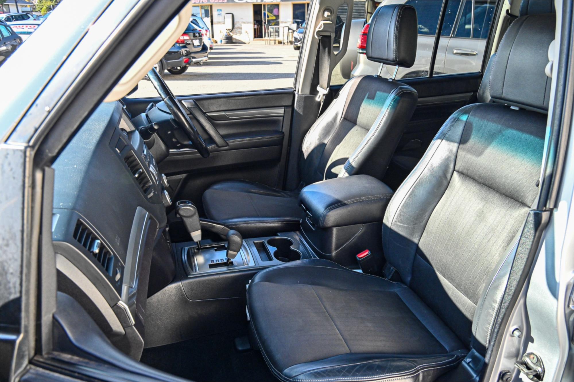 2011 MITSUBISHI PAJERO NW MY12 VR-X LWB (4x4) 5 SP AUTO SPORTS MODE 4D WAGON