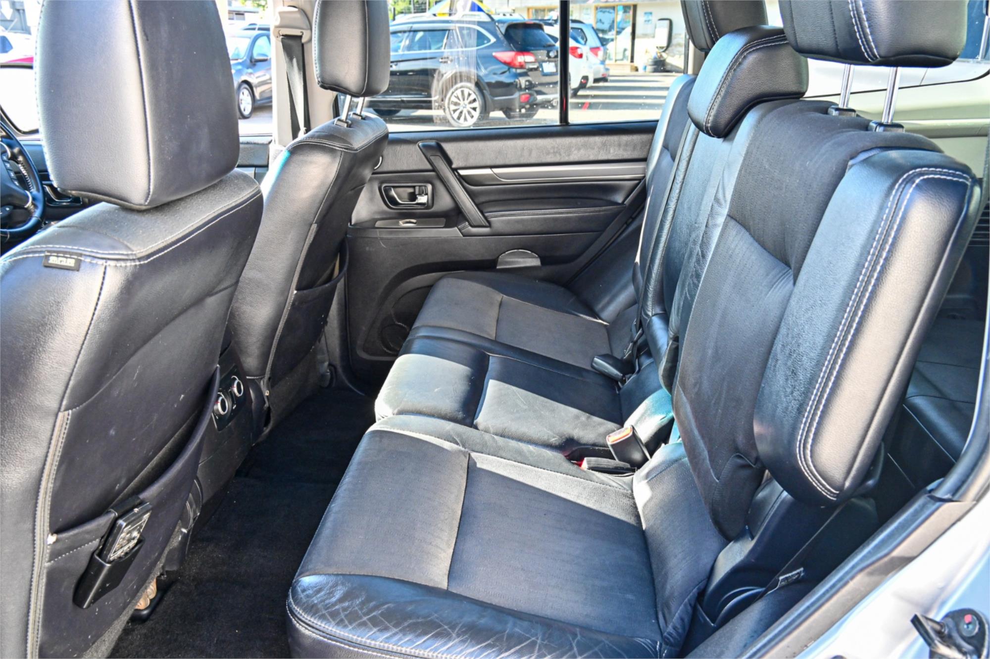 2011 MITSUBISHI PAJERO NW MY12 VR-X LWB (4x4) 5 SP AUTO SPORTS MODE 4D WAGON