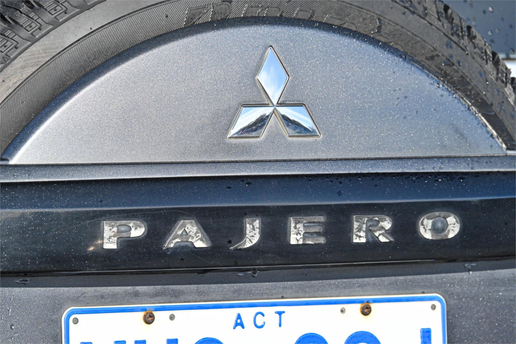 2011 MITSUBISHI PAJERO NW MY12 VR-X LWB (4x4) 5 SP AUTO SPORTS MODE 4D WAGON