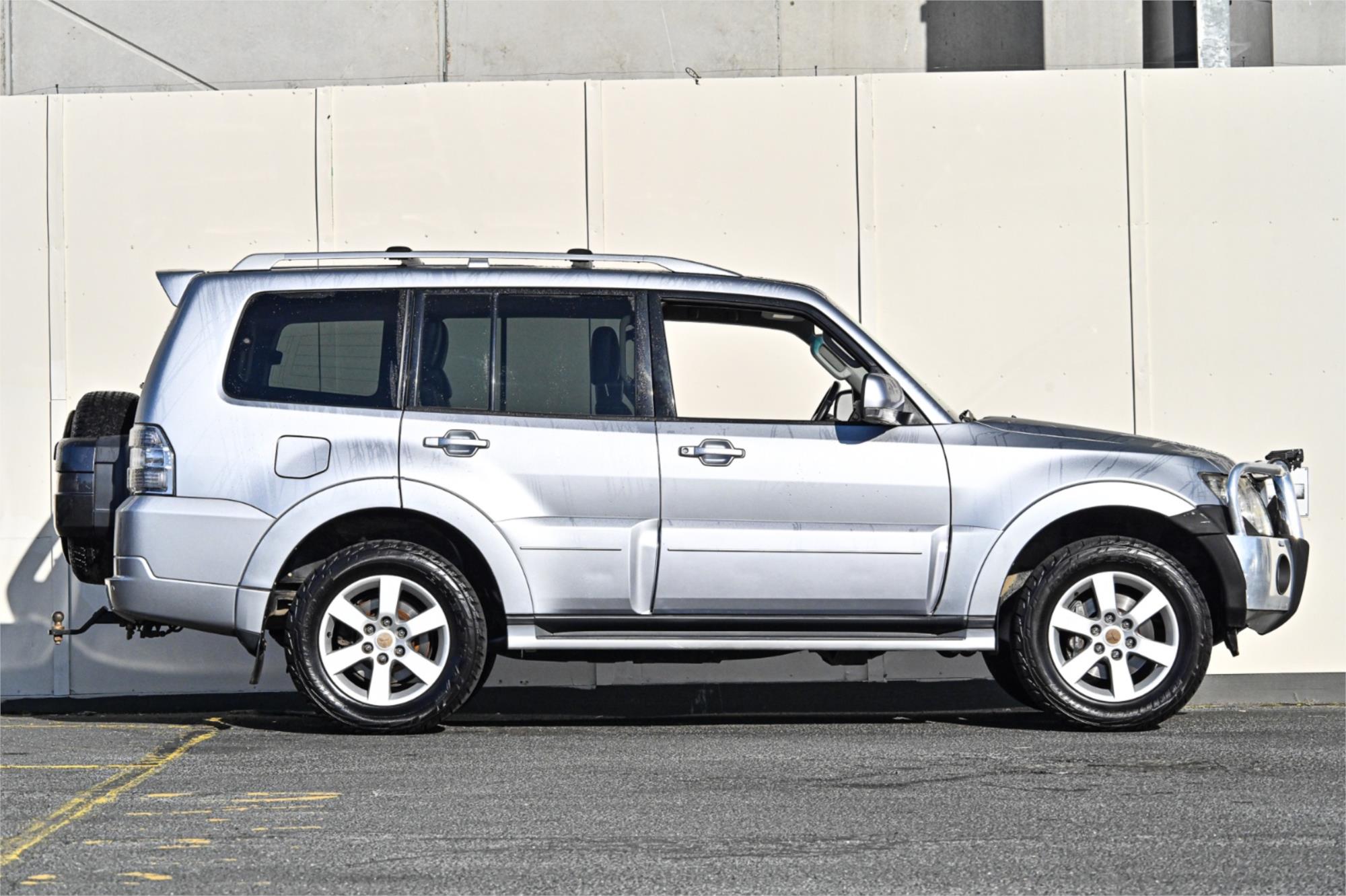 2011 MITSUBISHI PAJERO NW MY12 VR-X LWB (4x4) 5 SP AUTO SPORTS MODE 4D WAGON