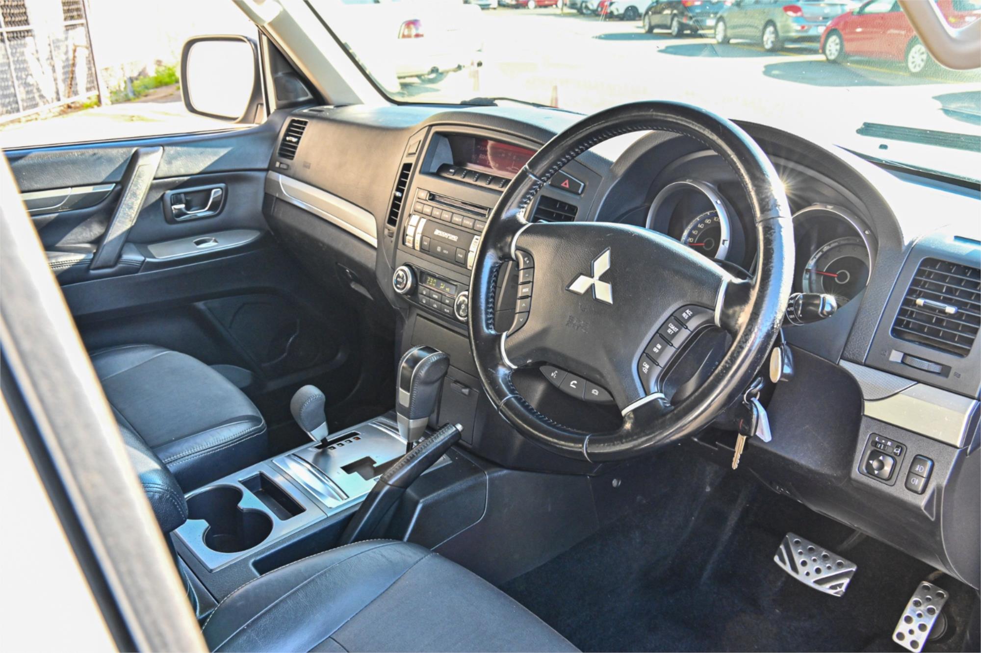 2011 MITSUBISHI PAJERO NW MY12 VR-X LWB (4x4) 5 SP AUTO SPORTS MODE 4D WAGON