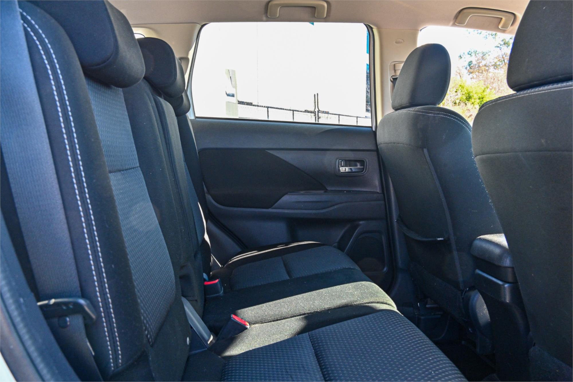 2016 MITSUBISHI OUTLANDER ZK MY16 LS (4x2) CONTINUOUS VARIABLE 4D WAGON