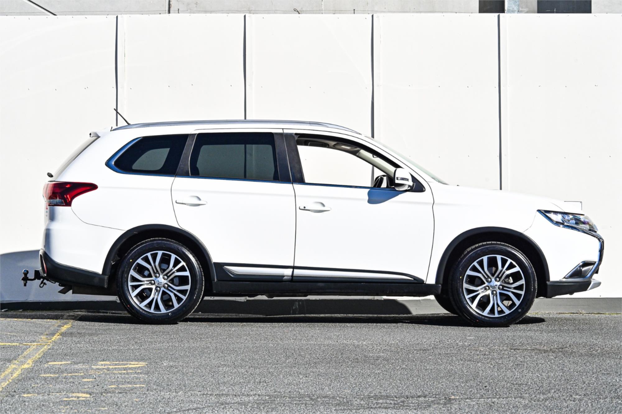 2016 MITSUBISHI OUTLANDER ZK MY16 LS (4x2) CONTINUOUS VARIABLE 4D WAGON