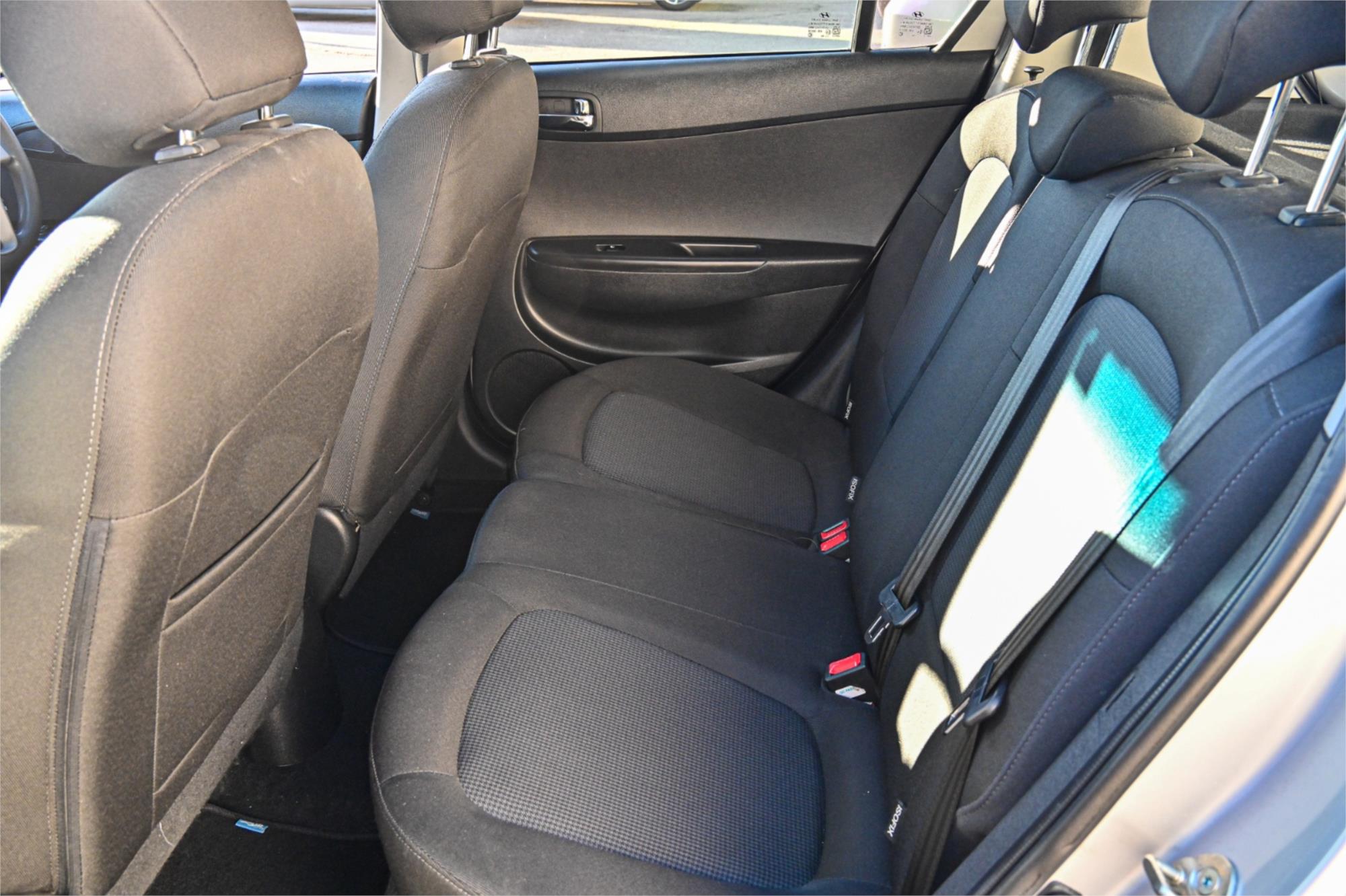 2013 HYUNDAI i20 PB MY12.5 ACTIVE 4 SP AUTOMATIC 3D HATCHBACK