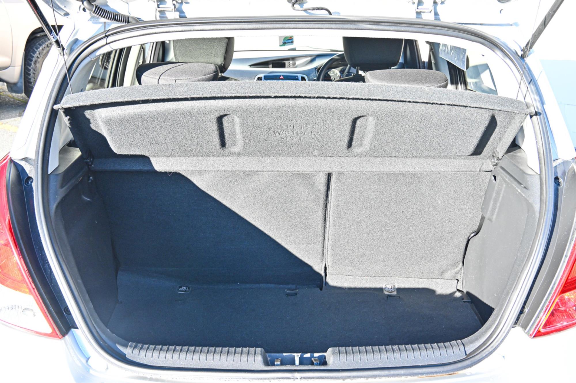 2013 HYUNDAI i20 PB MY12.5 ACTIVE 4 SP AUTOMATIC 3D HATCHBACK