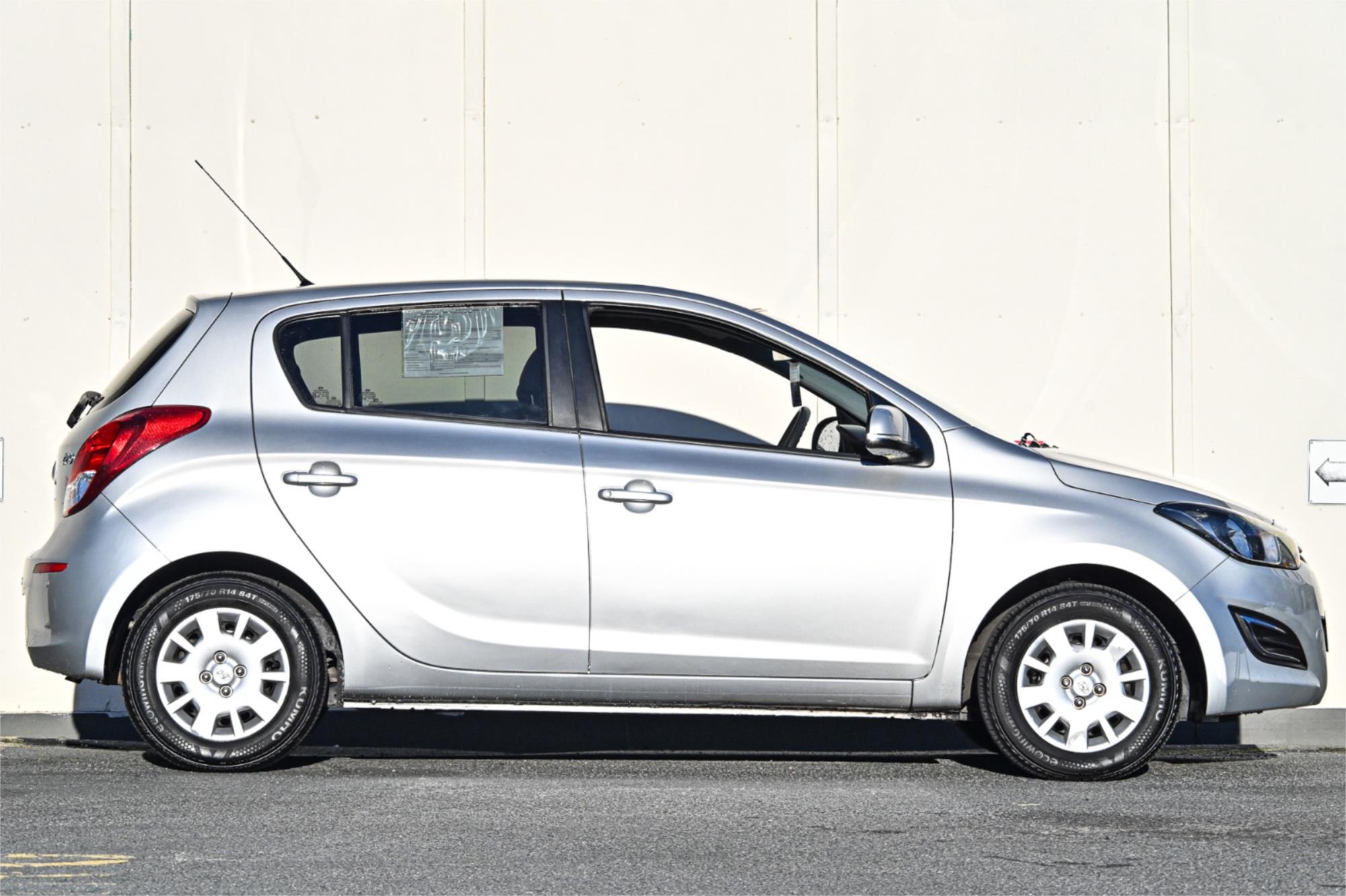 2013 HYUNDAI i20 PB MY12.5 ACTIVE 4 SP AUTOMATIC 3D HATCHBACK