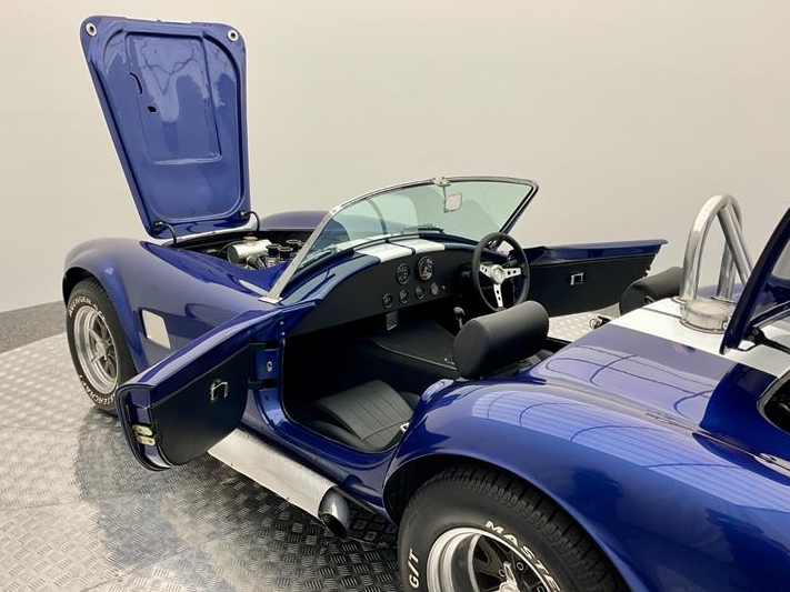 1965 AC COBRA REPLICA 5 SP MANUAL 2D CONVERTIBLE